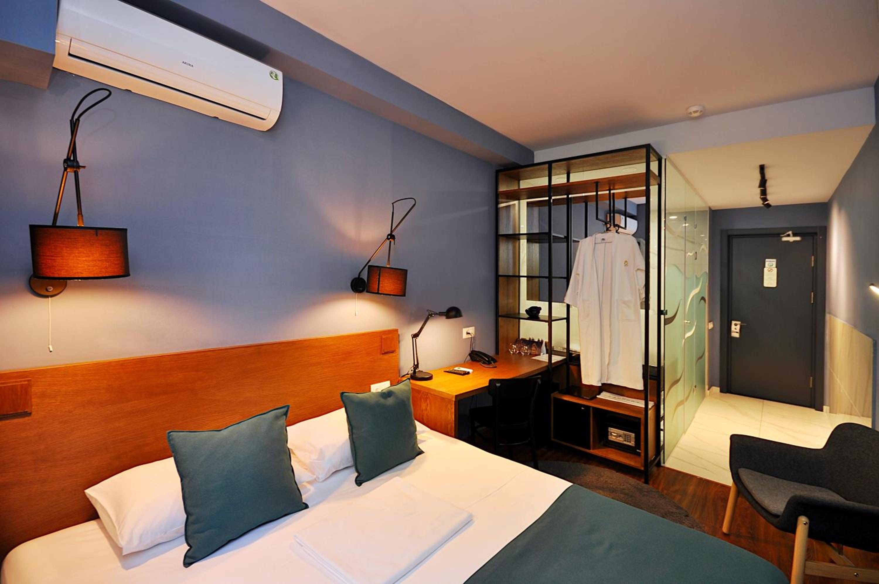 Standard Double Room - Photo 1