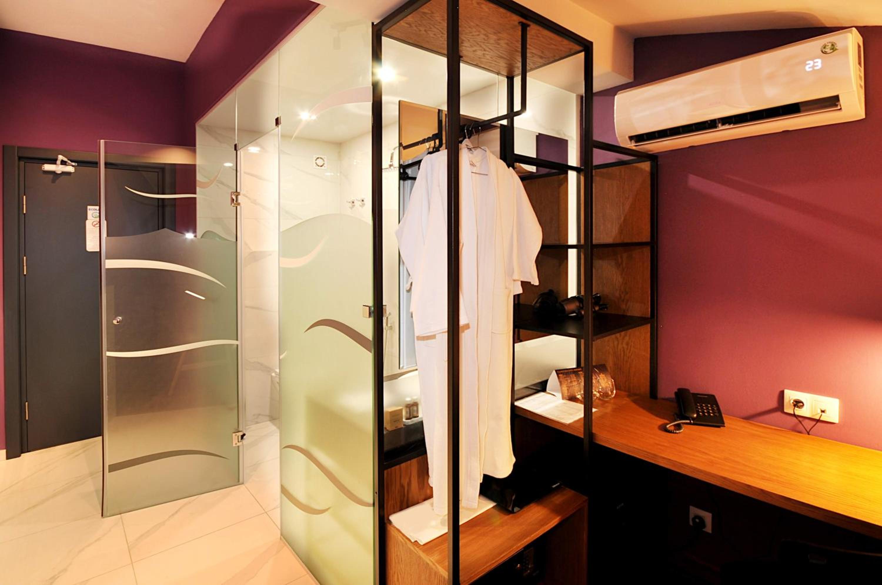 Standard Double Room - Photo 5