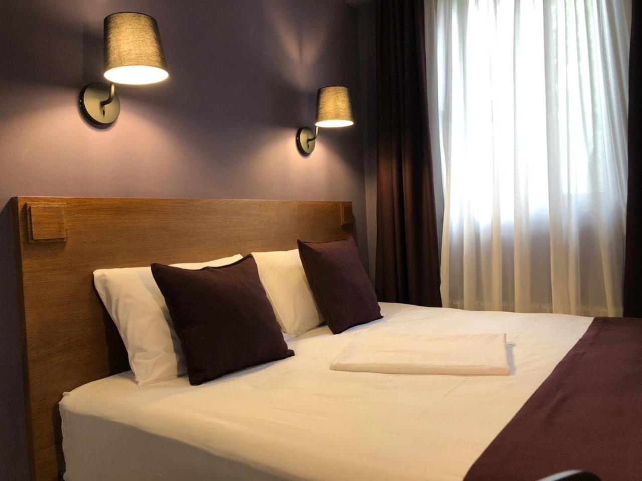 Standard Double Room - Photo 3