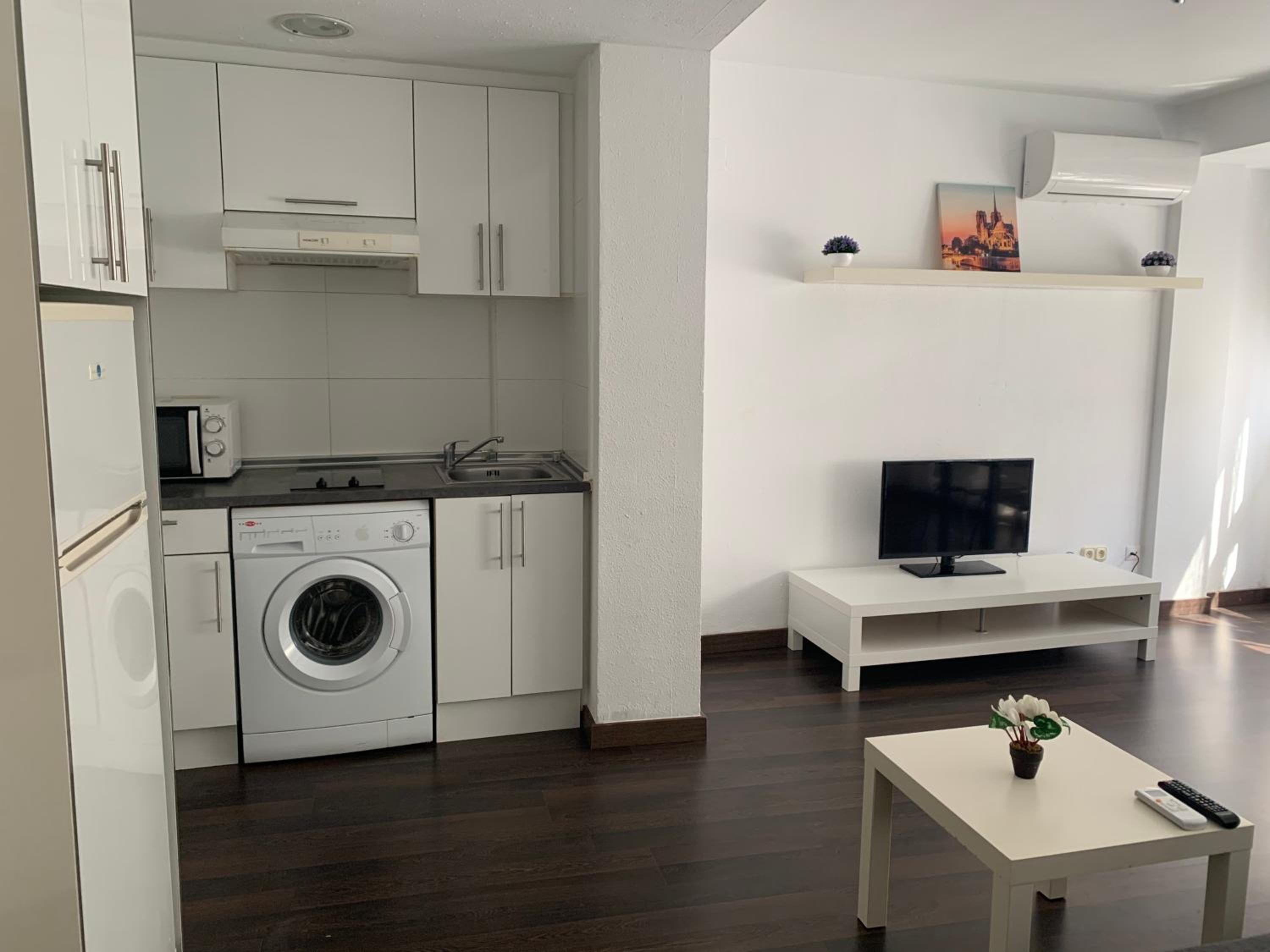 One-Bedroom Apartment - Photo 11
