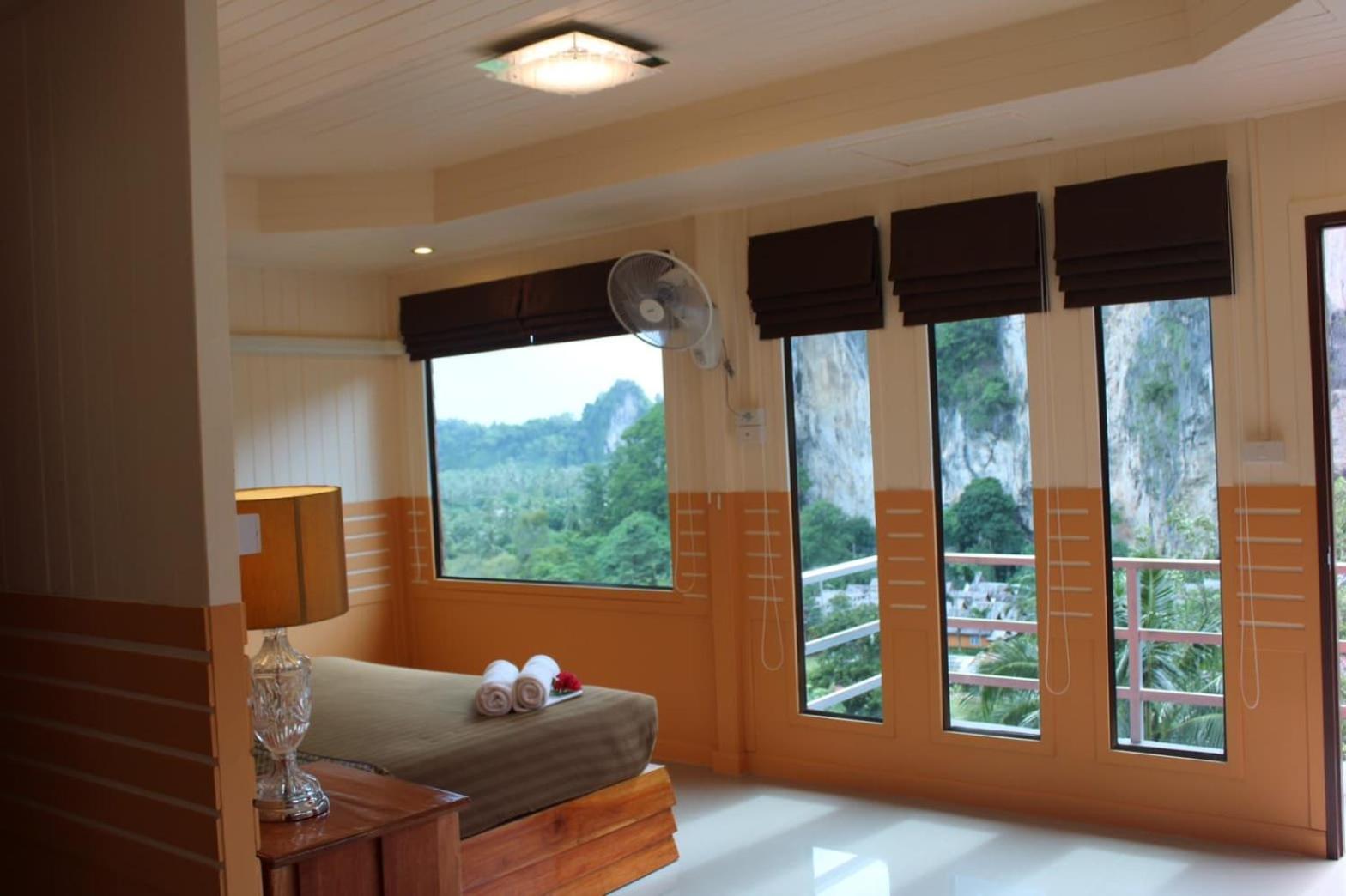 Double Room with Mountain View - Photo 26