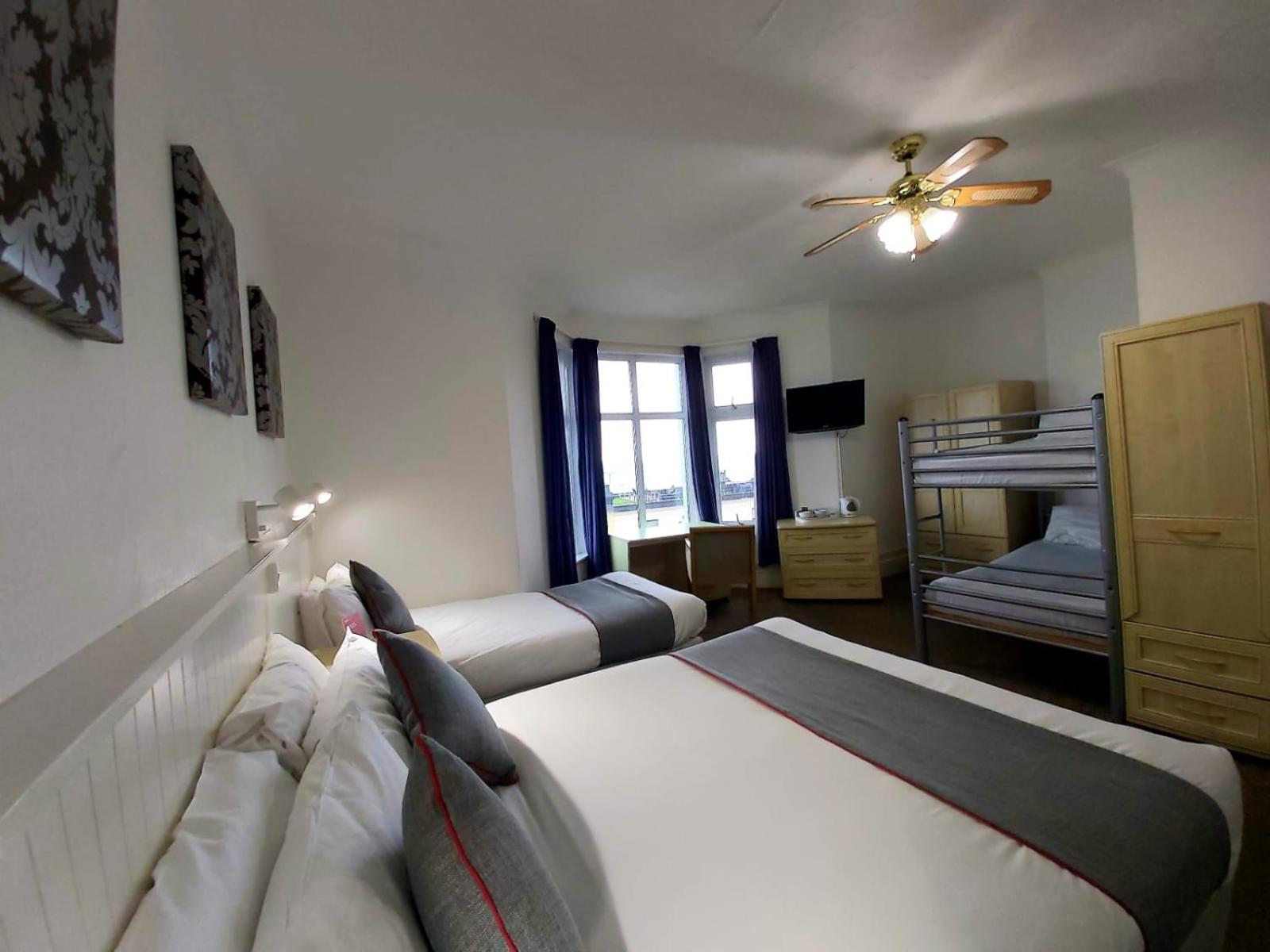 Deluxe Family of 5 Room photo 2