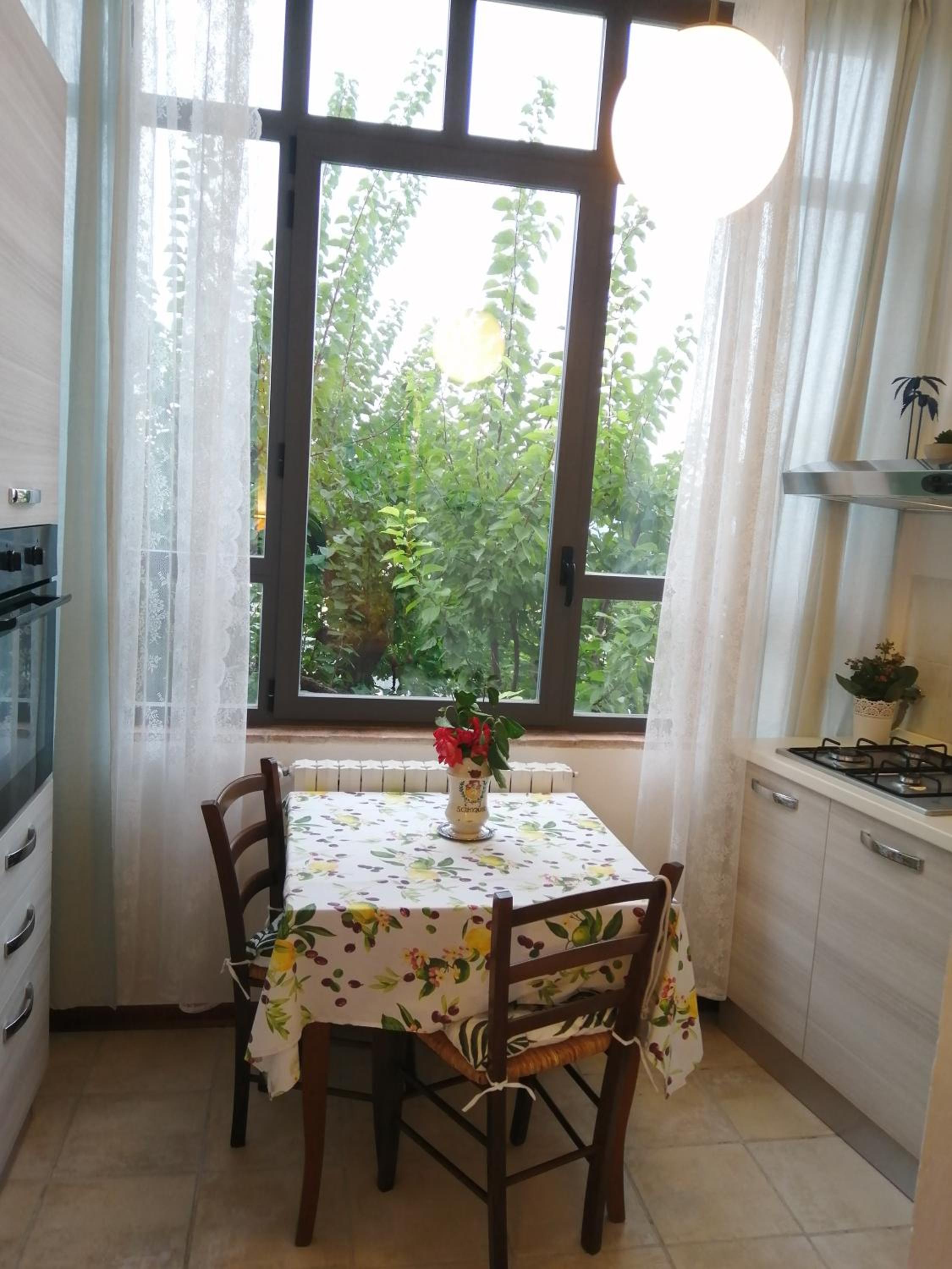 One-Bedroom Apartment - Photo 8