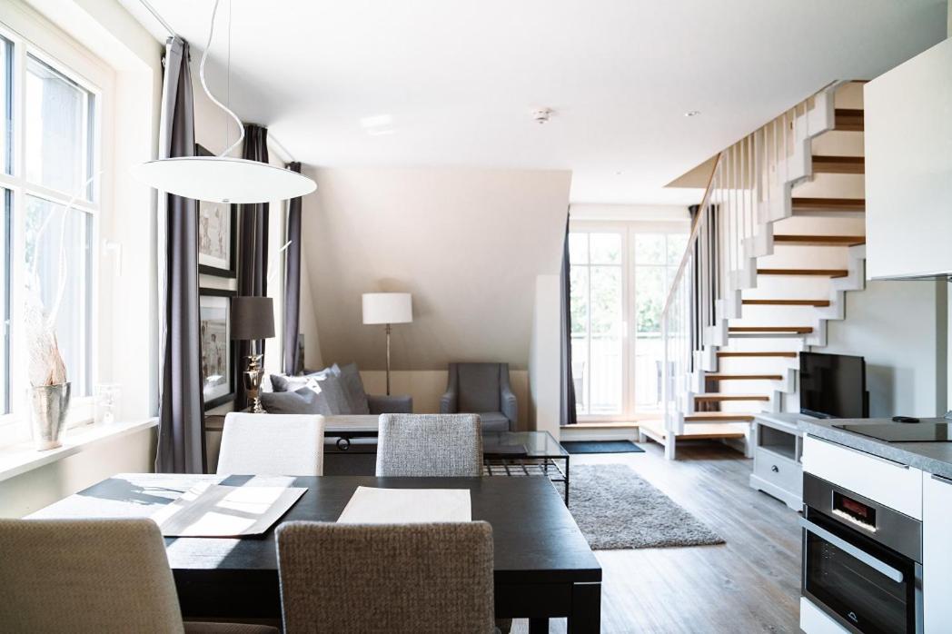 Apartment with Lake View