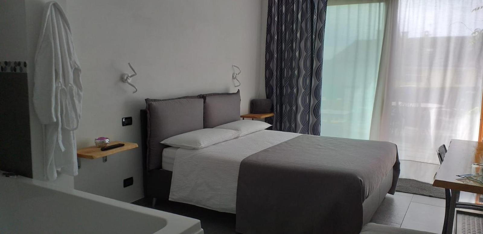 Luxury Triple Room - Photo 11