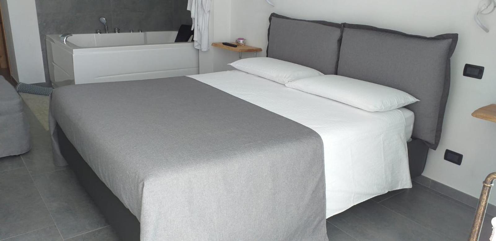 Luxury Triple Room - Photo 12
