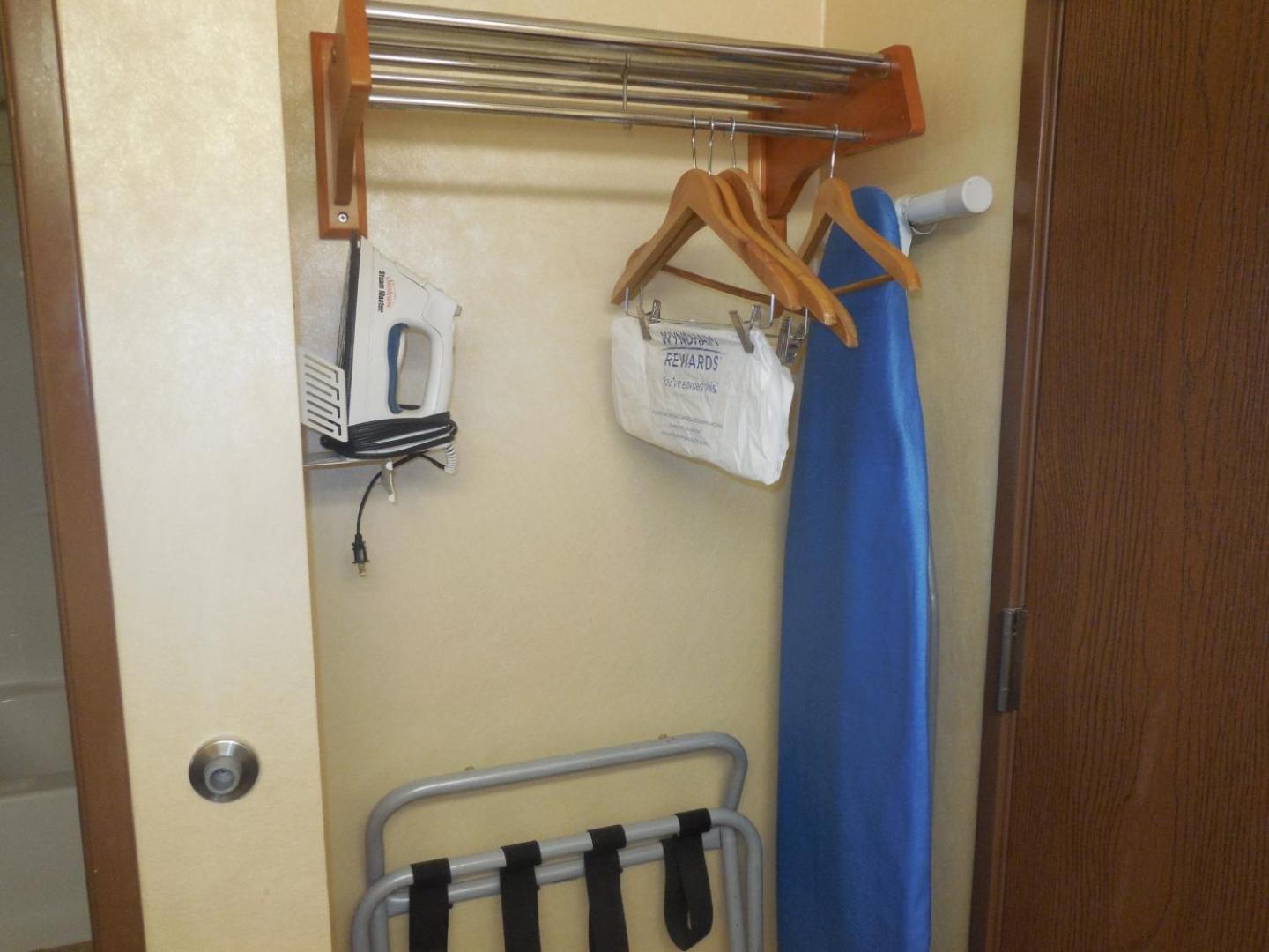 King Room - Non-Smoking - Photo 1