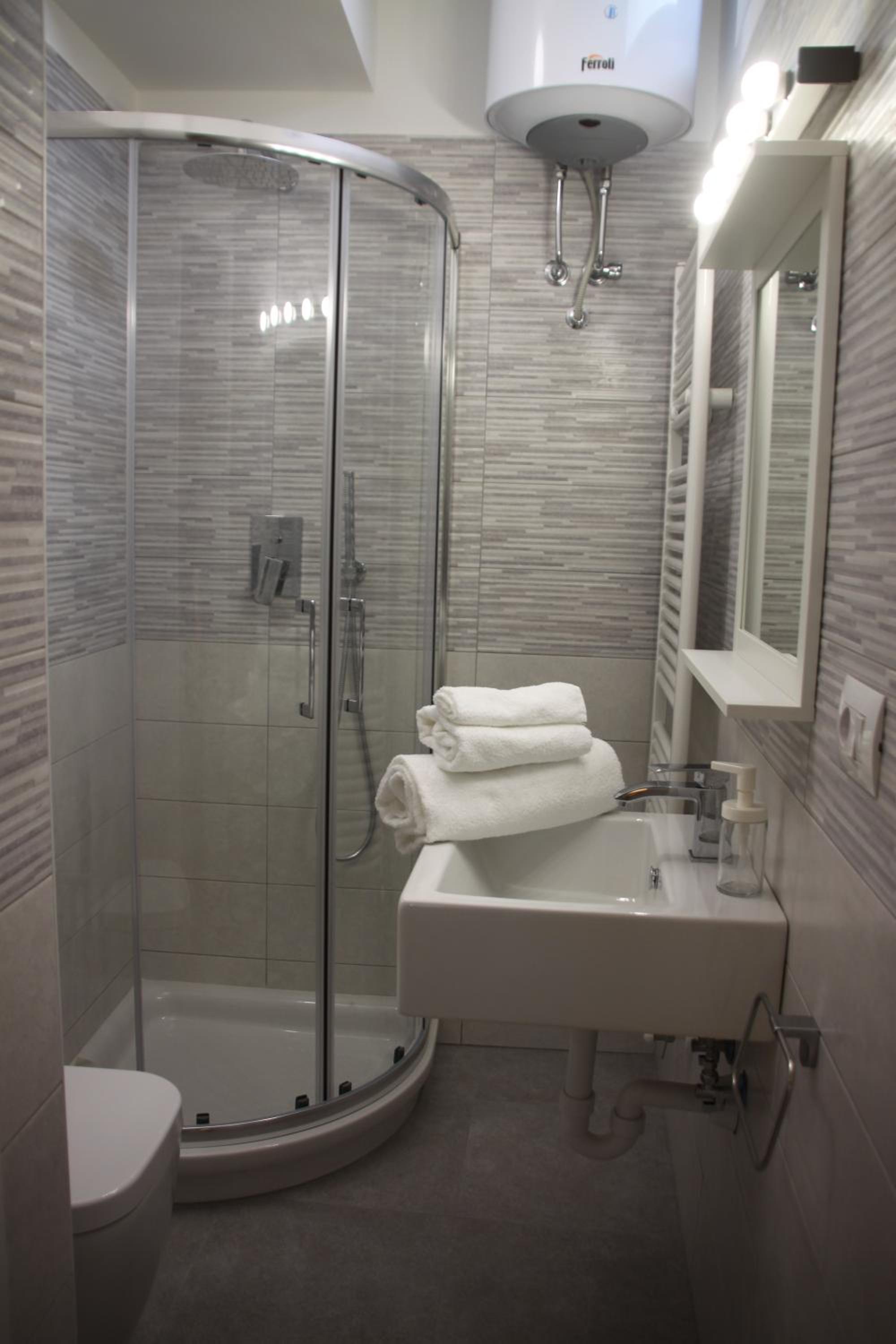Double Room with Private External Bathroom photo 3