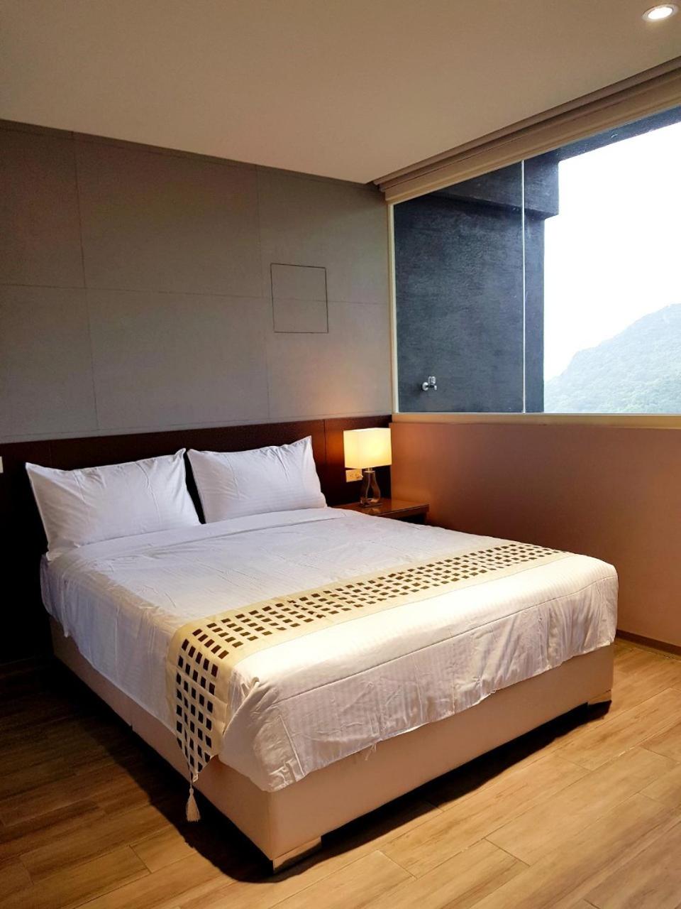 Deluxe Double Room with Balcony and Sea View