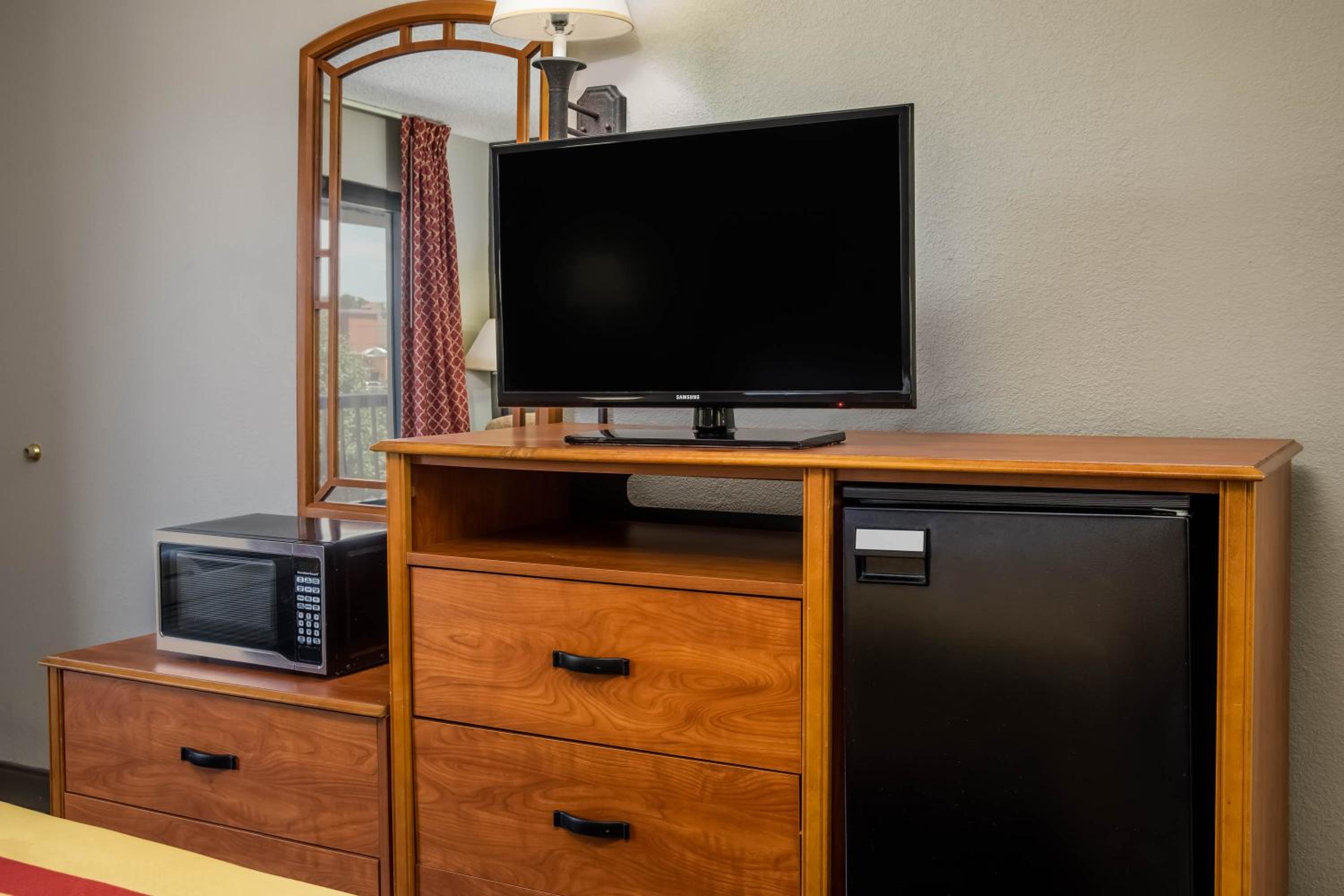 Deluxe Double Room with Two Double Beds - Non-Smoking - Photo 5