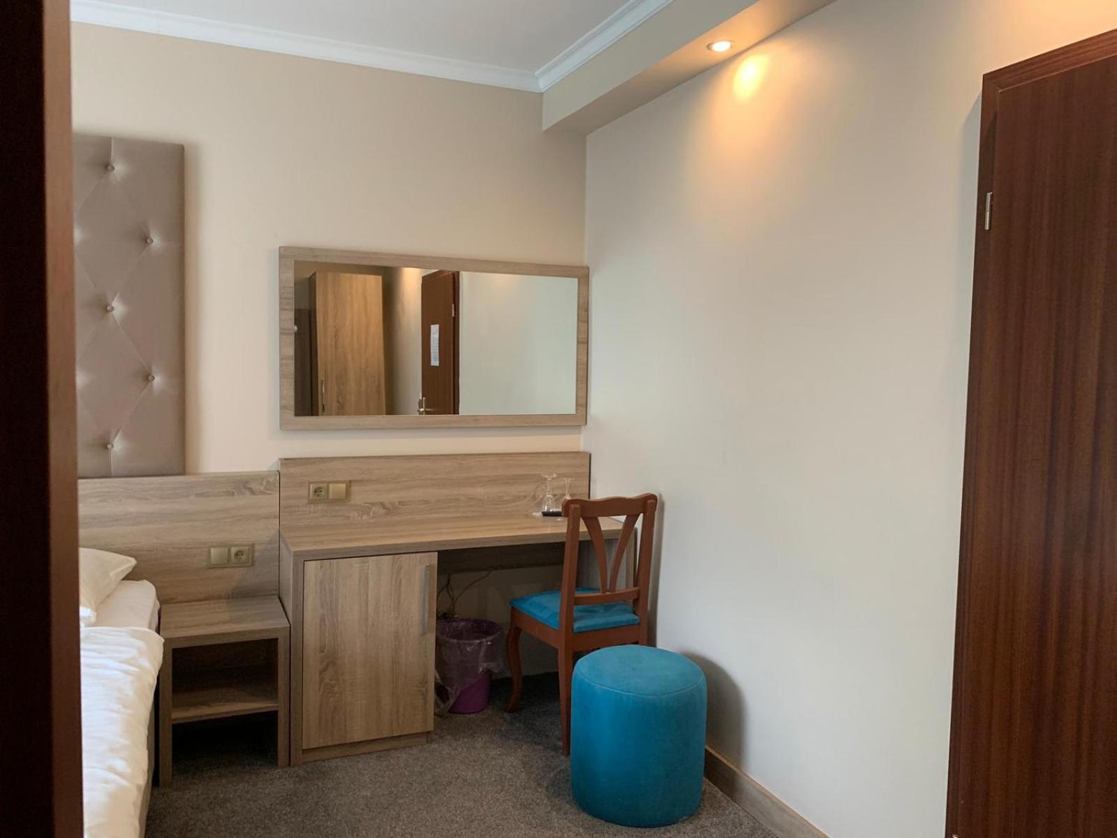 Double Room - Photo 17