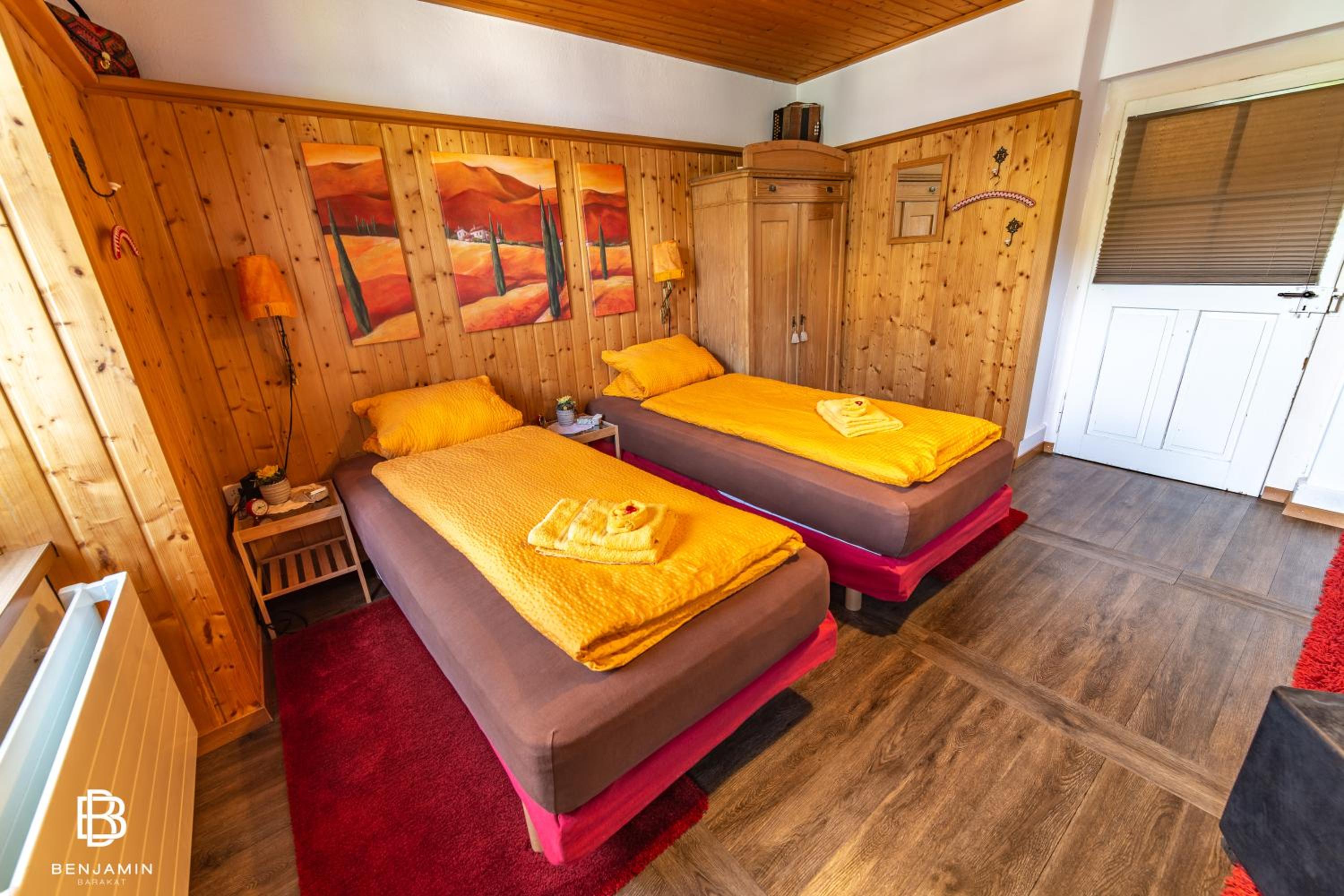 Deluxe Double Room with Shared Bathroom photo 2
