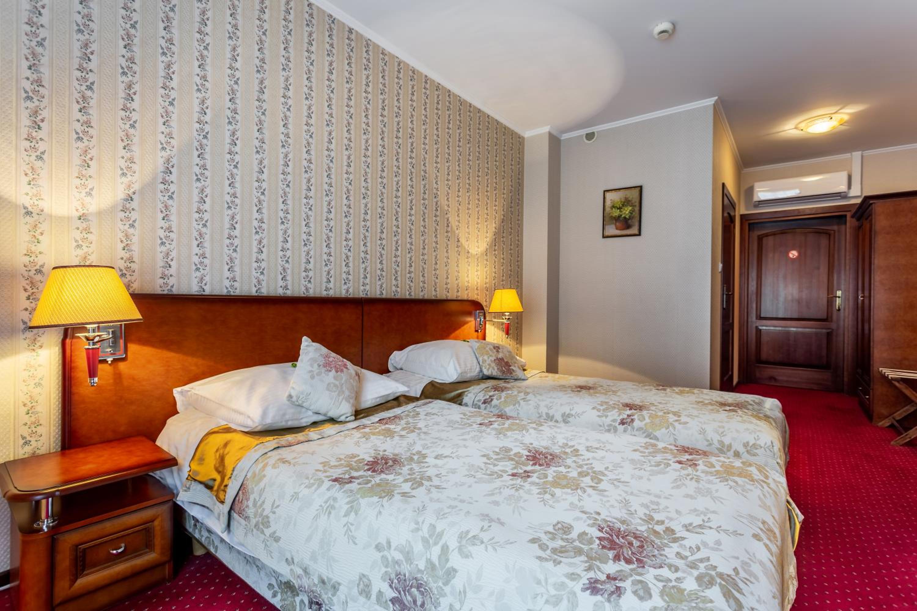 Standard Twin Room photo 3