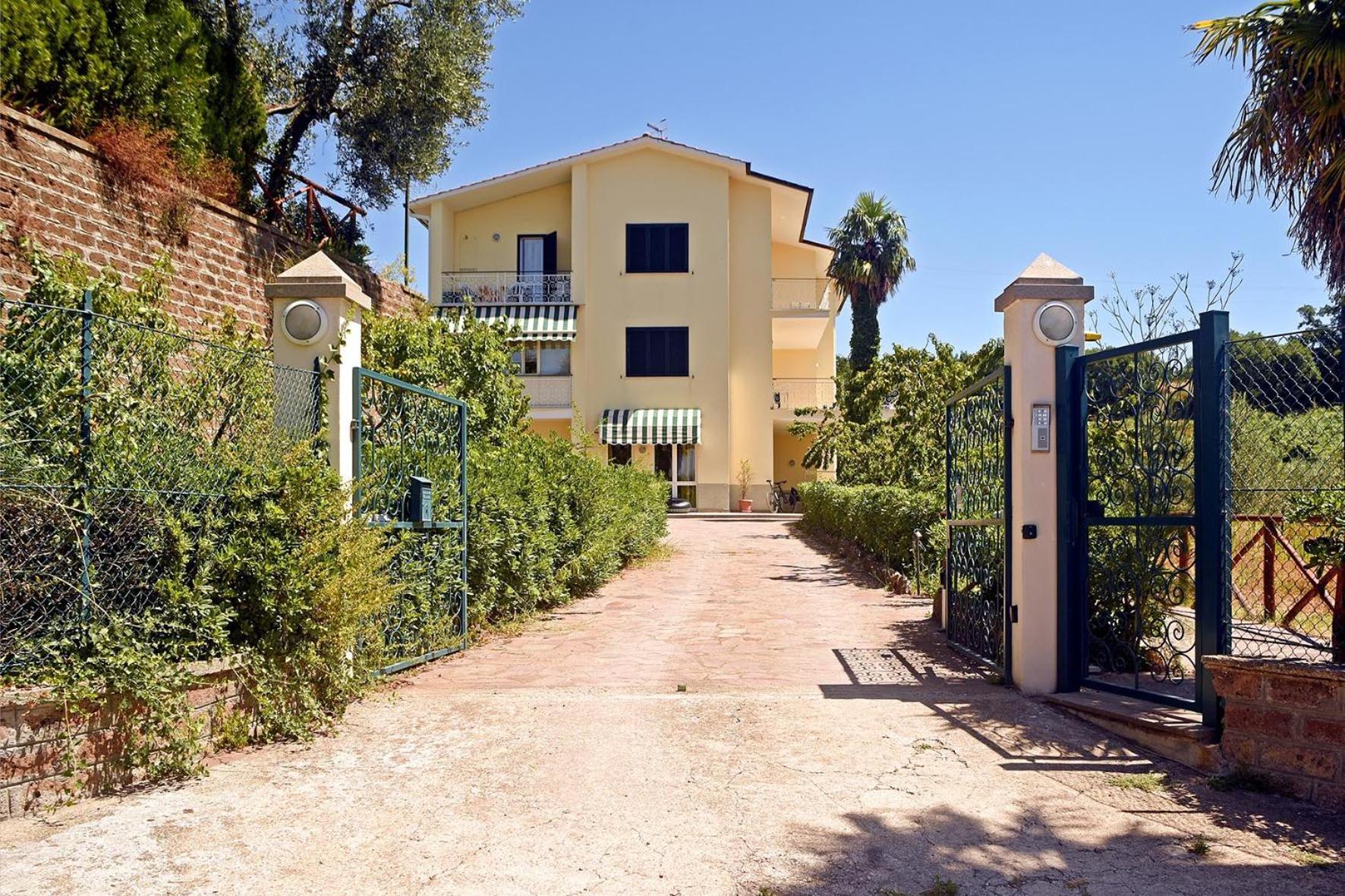Four-Bedroom House photo 2