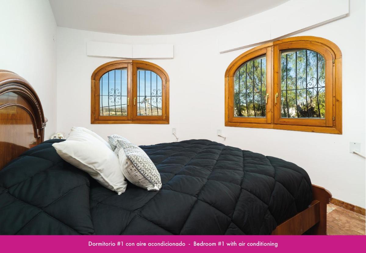 Villa photo 2