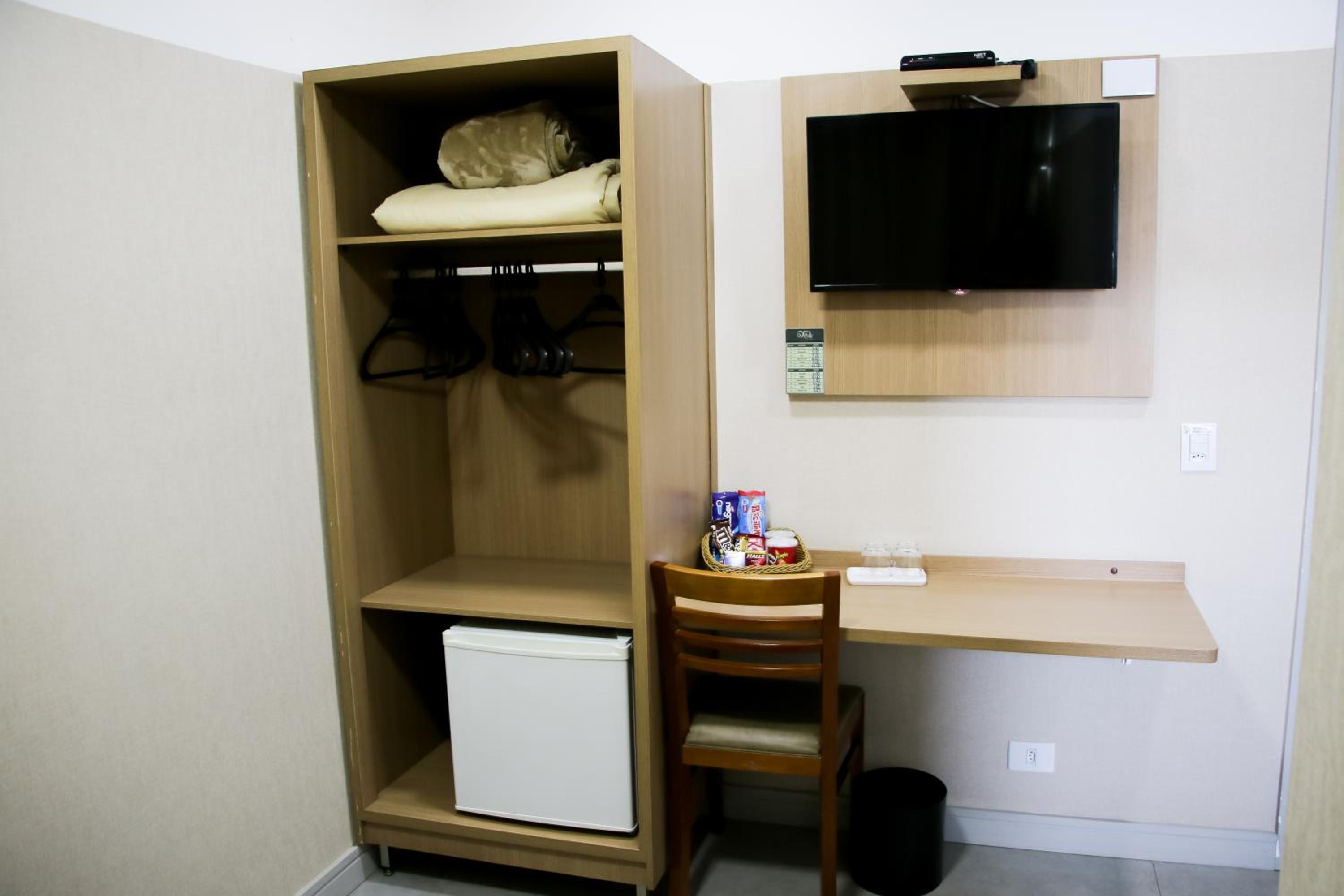 Suite - Photo 3