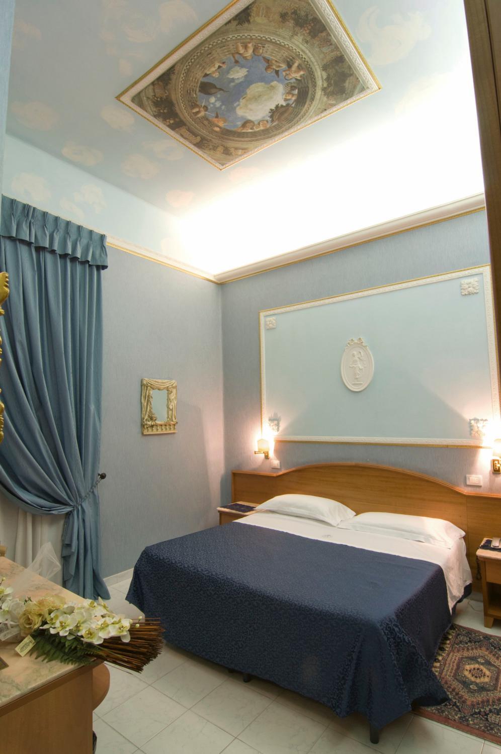 Double Room - Photo 4