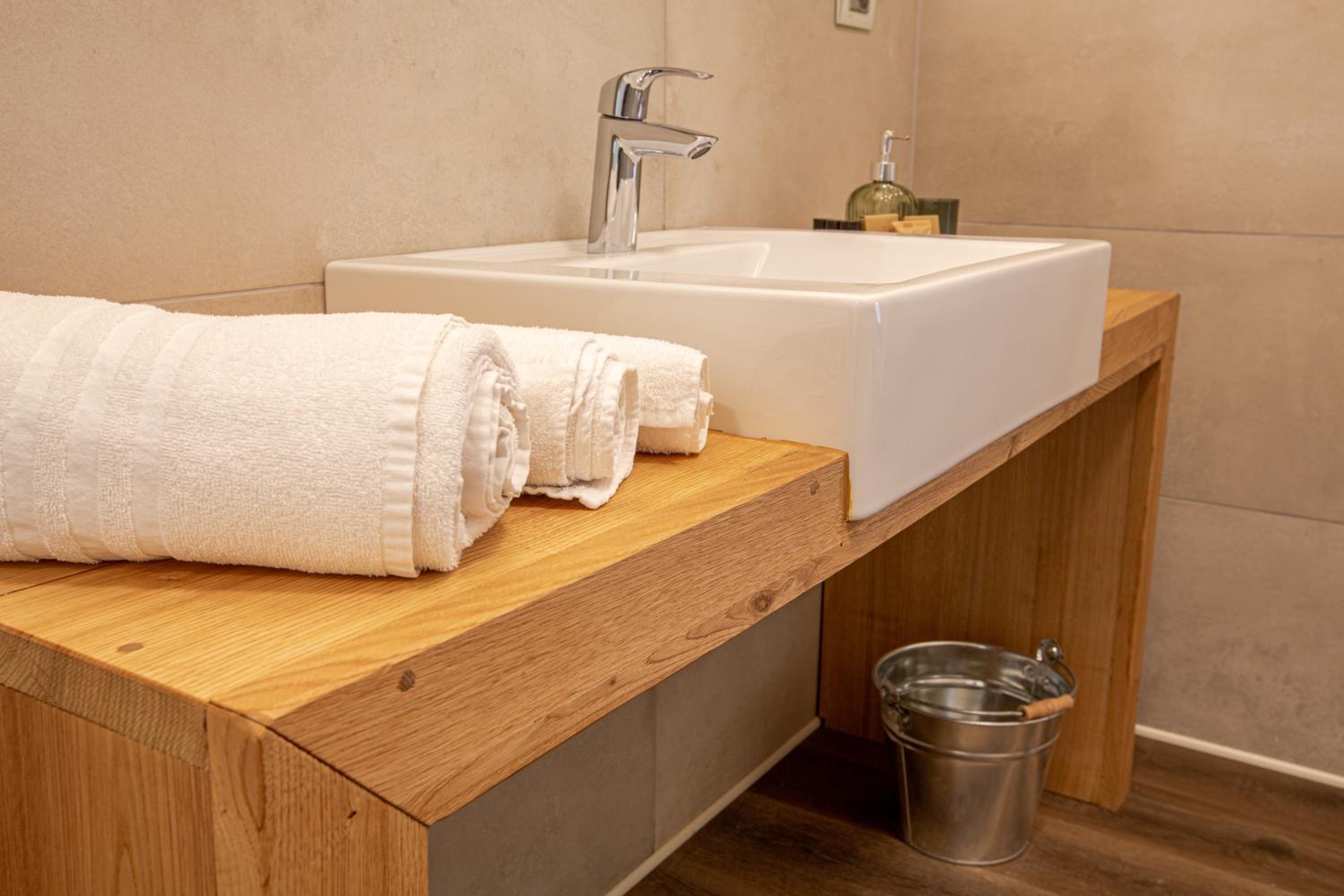 Double Room with Private Bathroom - Photo 4