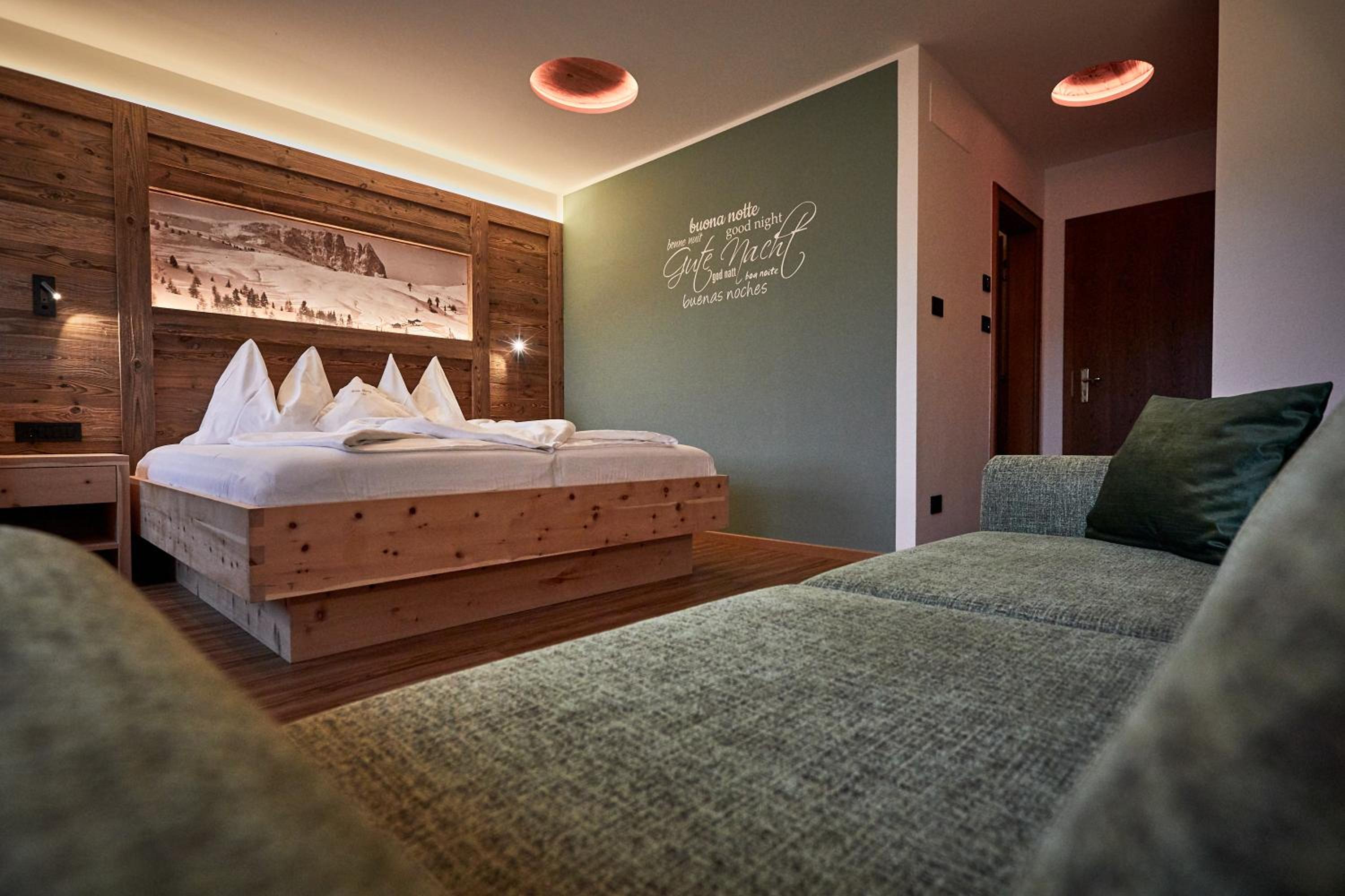 Deluxe Double Room With Balcony photo 1