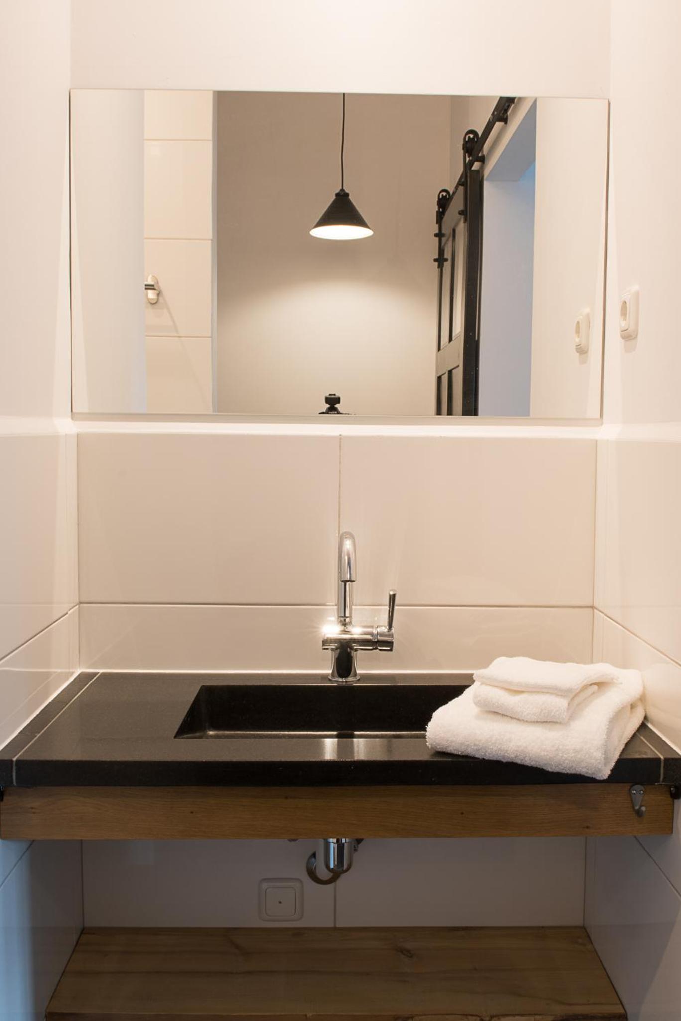 Double Room with Private Bathroom - Photo 8