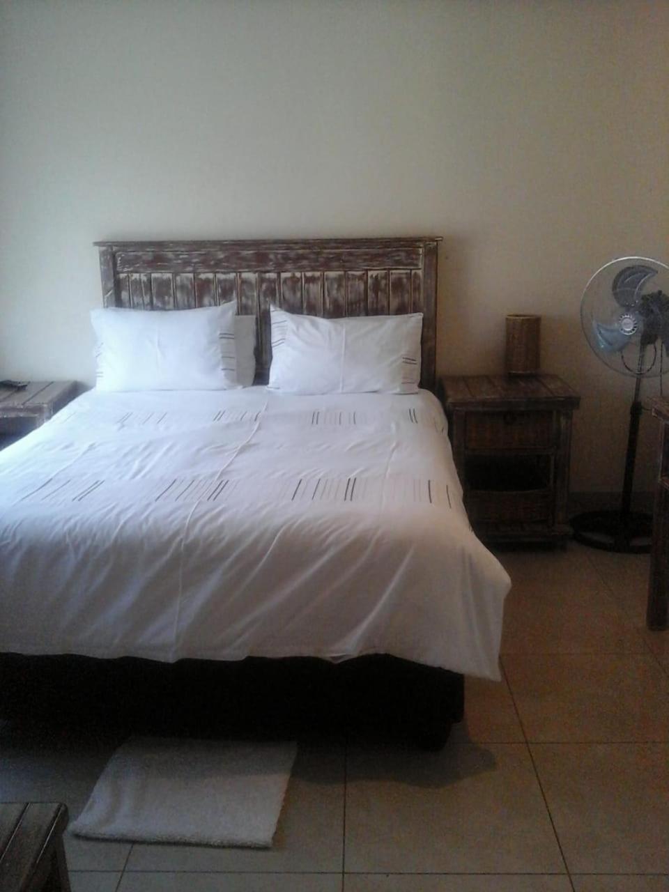 Standard Double Room with Fan - Photo 1