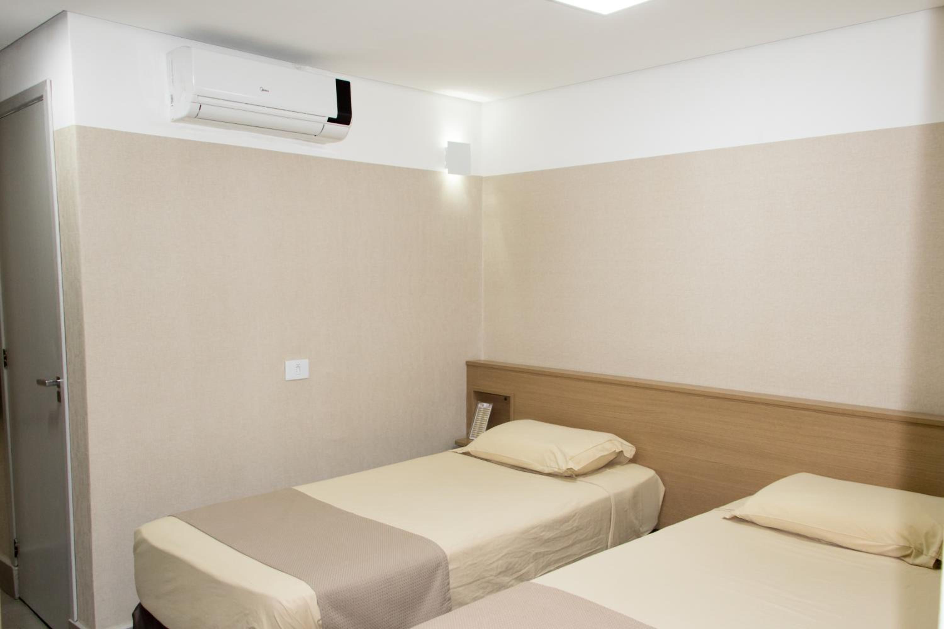 Economy Twin Room - Photo 2