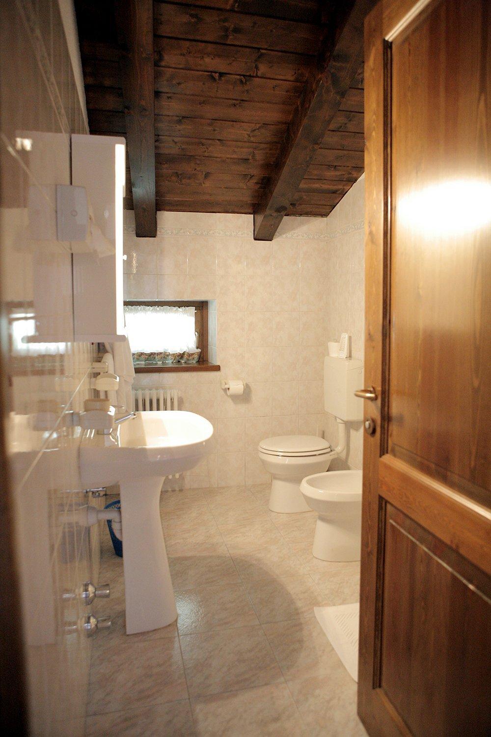 Double Room - Photo 7