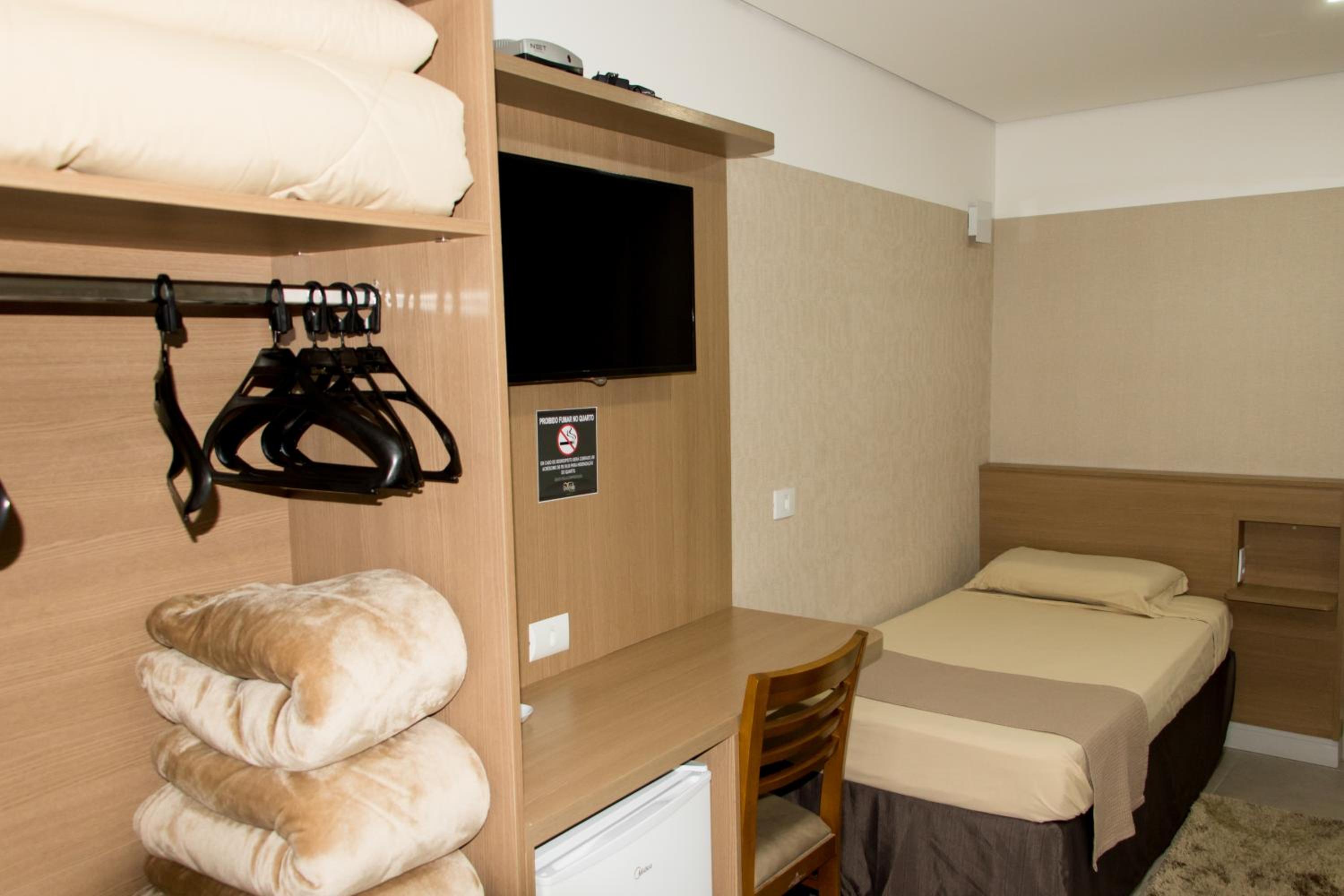 Quadruple Room - Photo 7