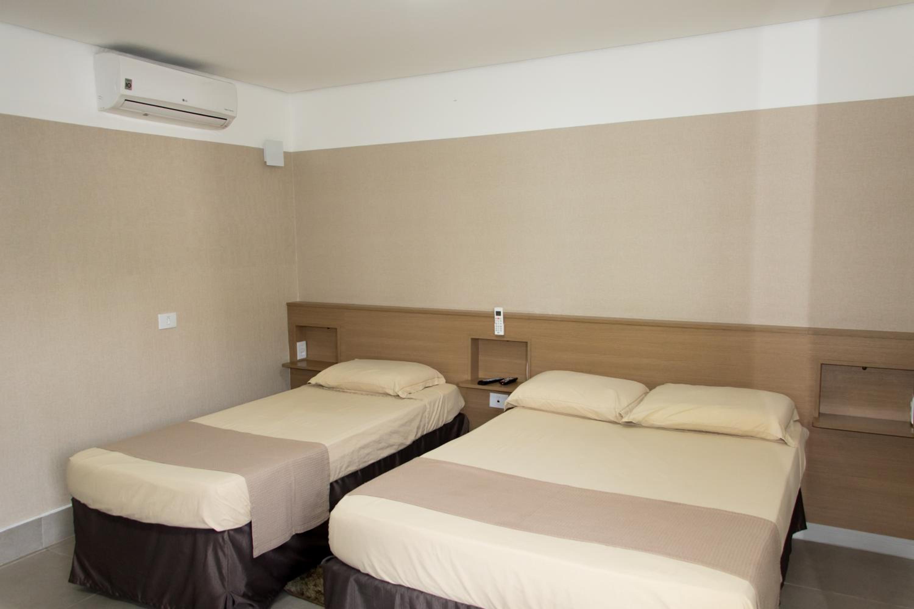 Quadruple Room - Photo 8