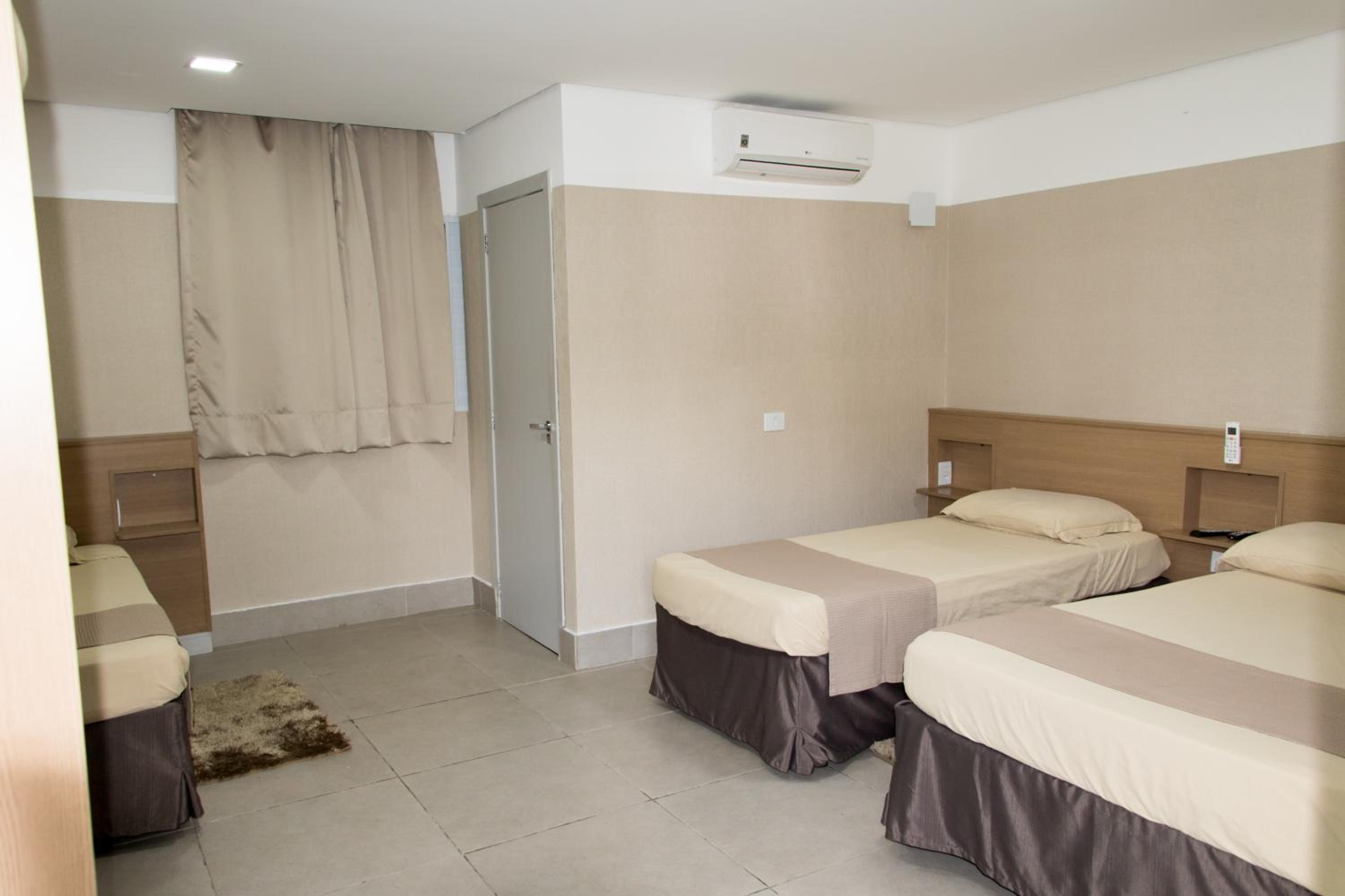 Quadruple Room - Photo 1