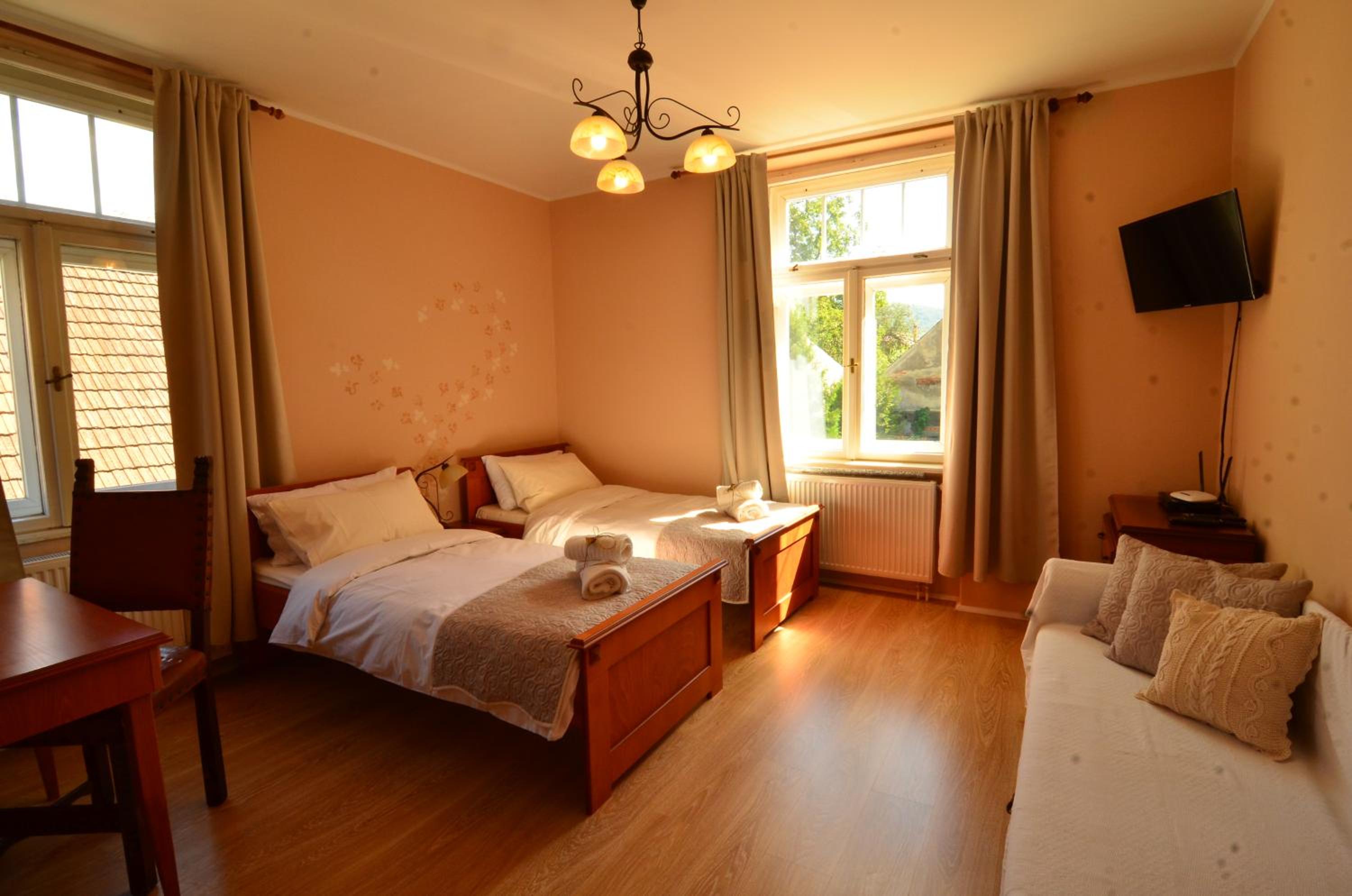 Standard Twin Room with Sofa photo 1