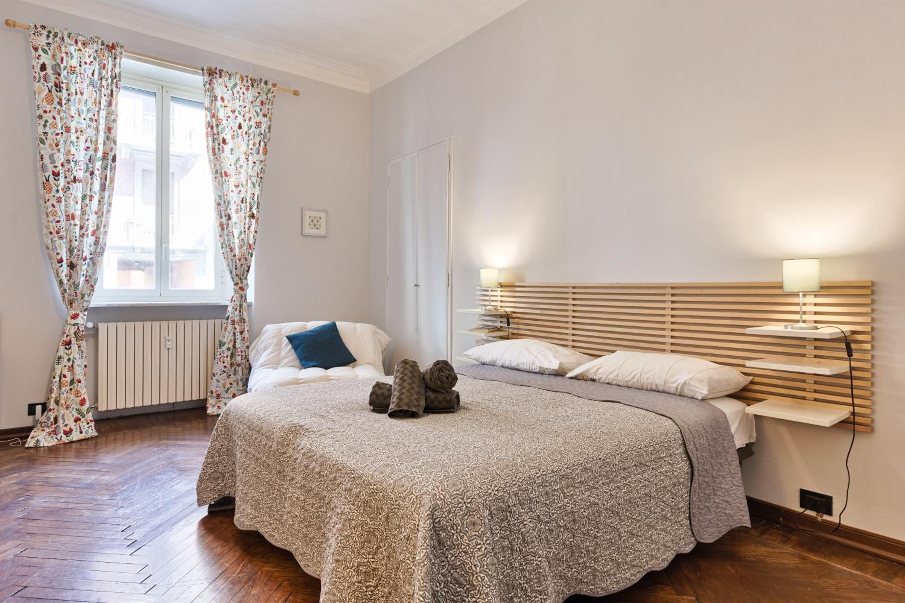 One-Bedroom Apartment - Photo 1