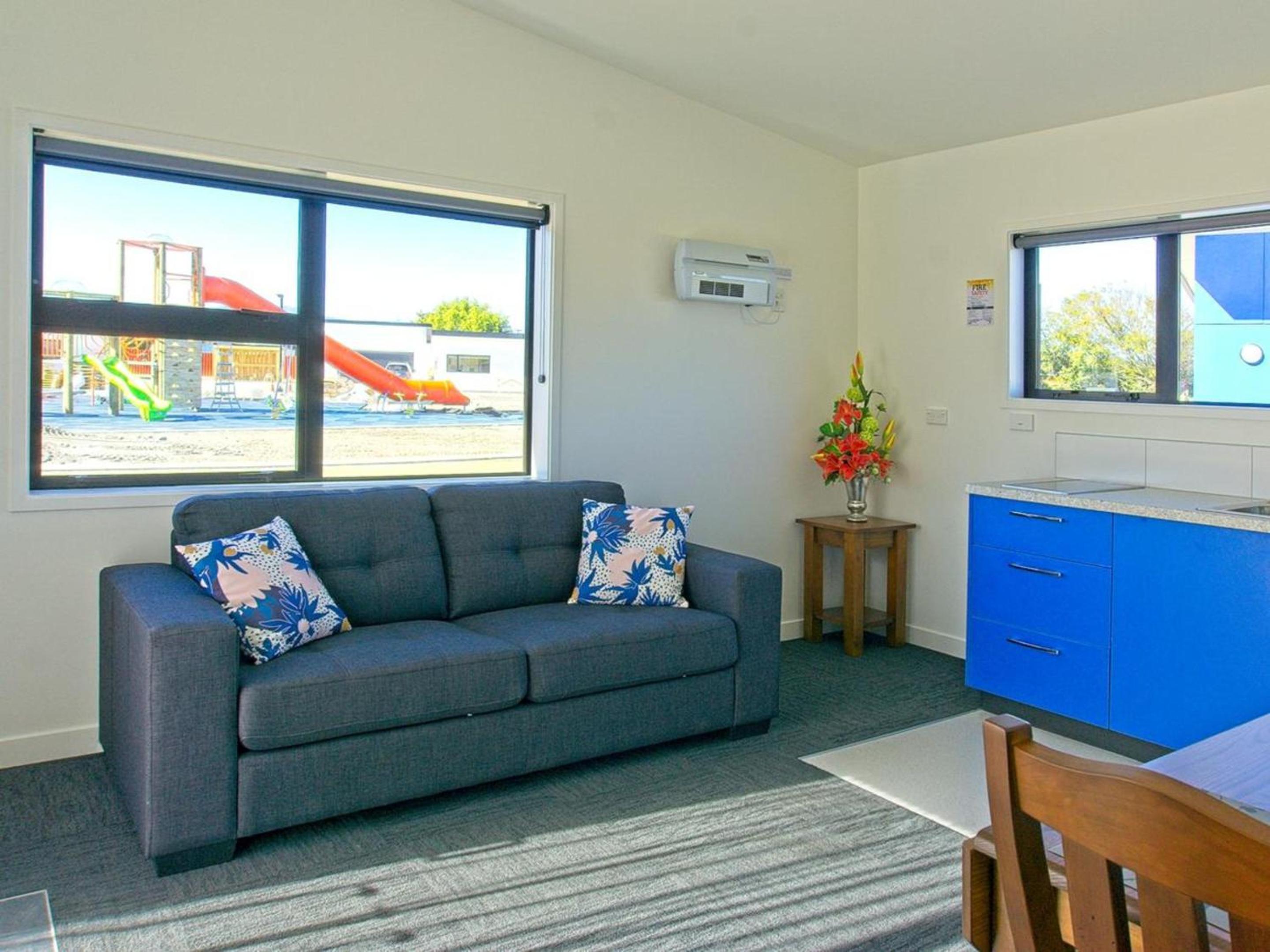 One Bedroom Queen Motel Unit photo 2