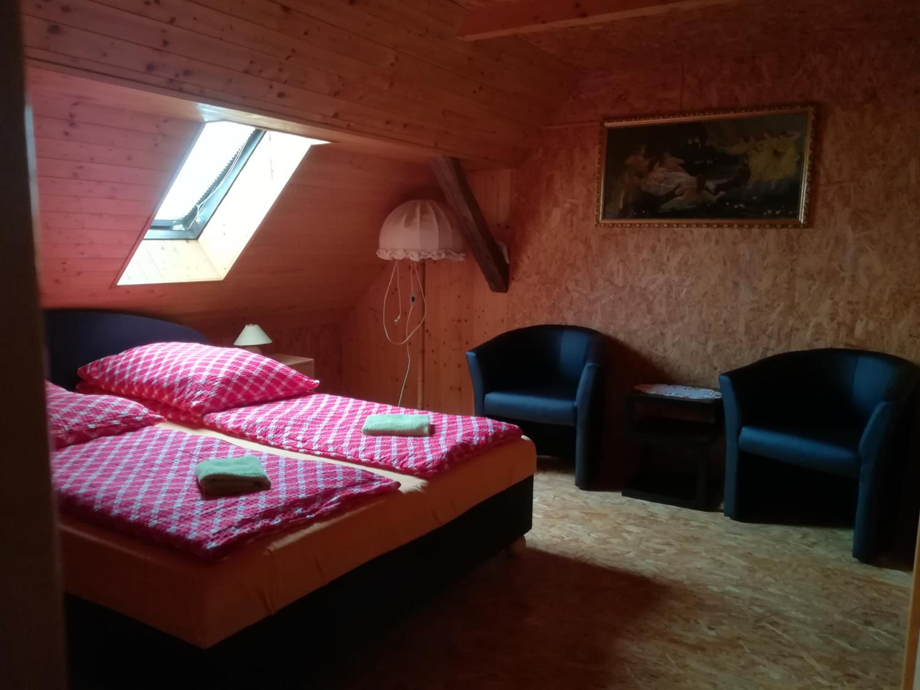 Double Room with Private Bathroom - Photo 6