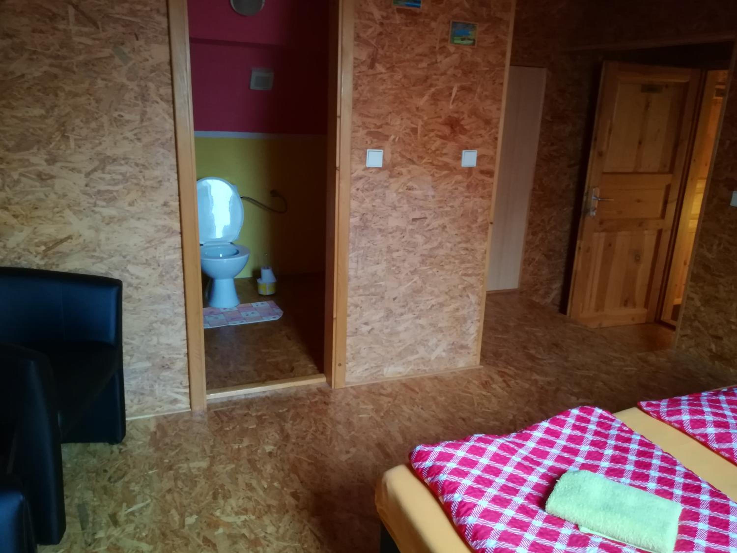 Double Room with Private Bathroom - Photo 3