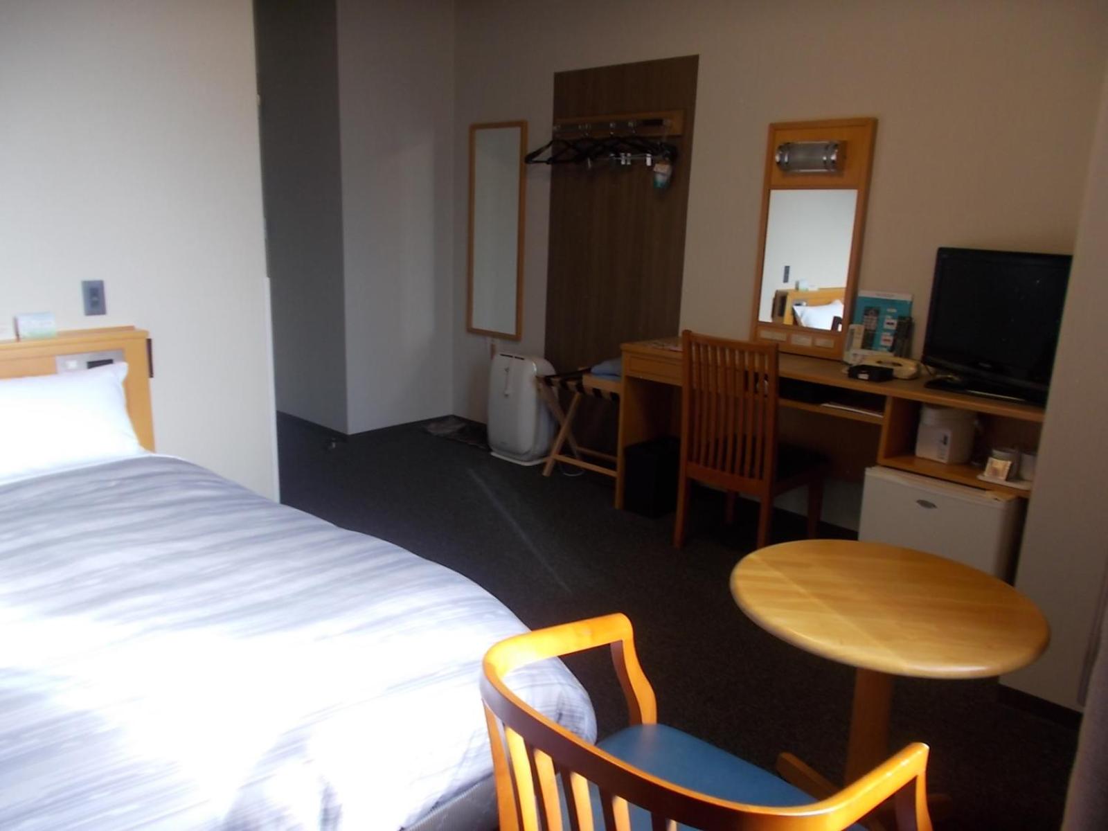 Twin Room - Non-Smoking