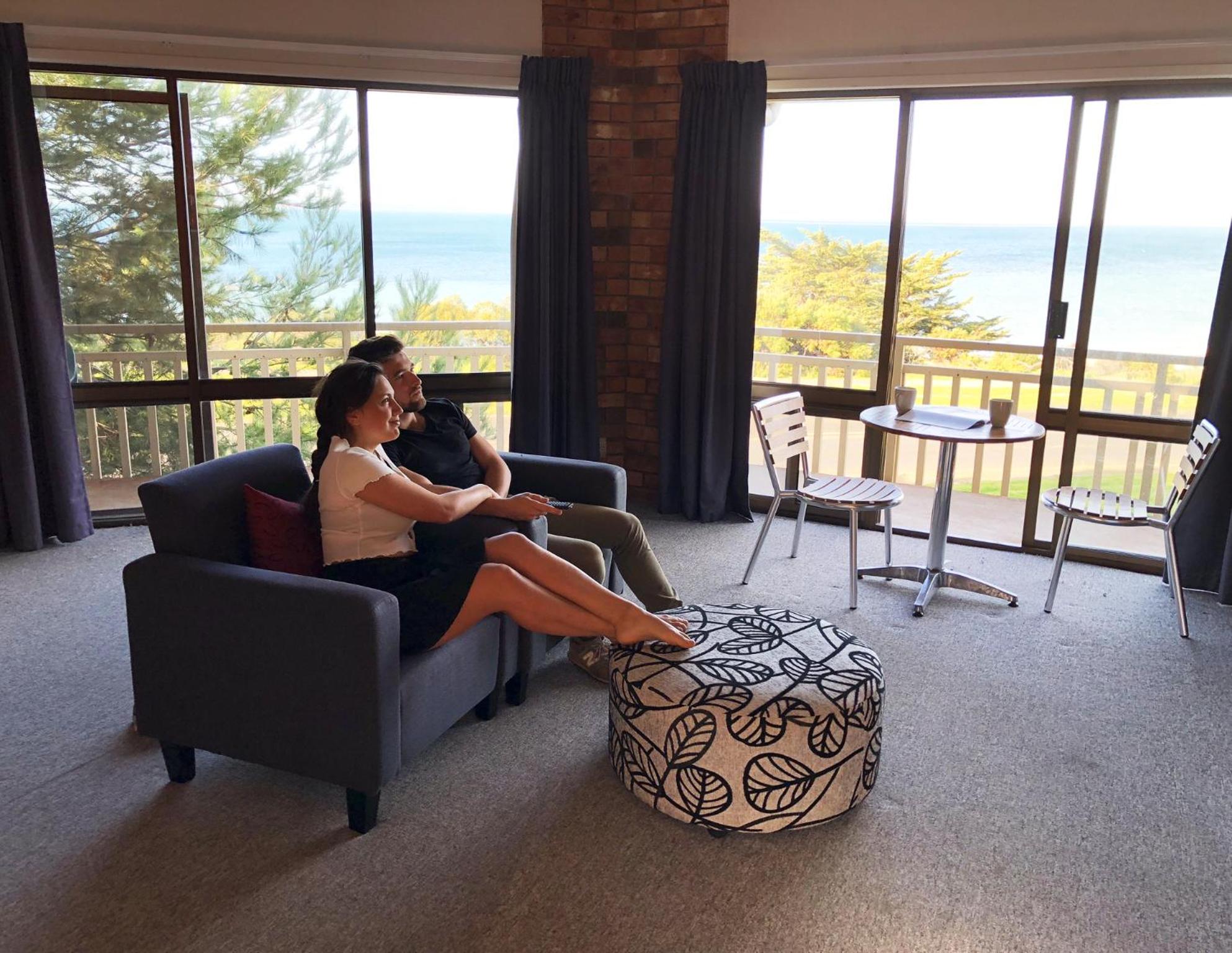Superior King Room with Ocean View - Photo 12