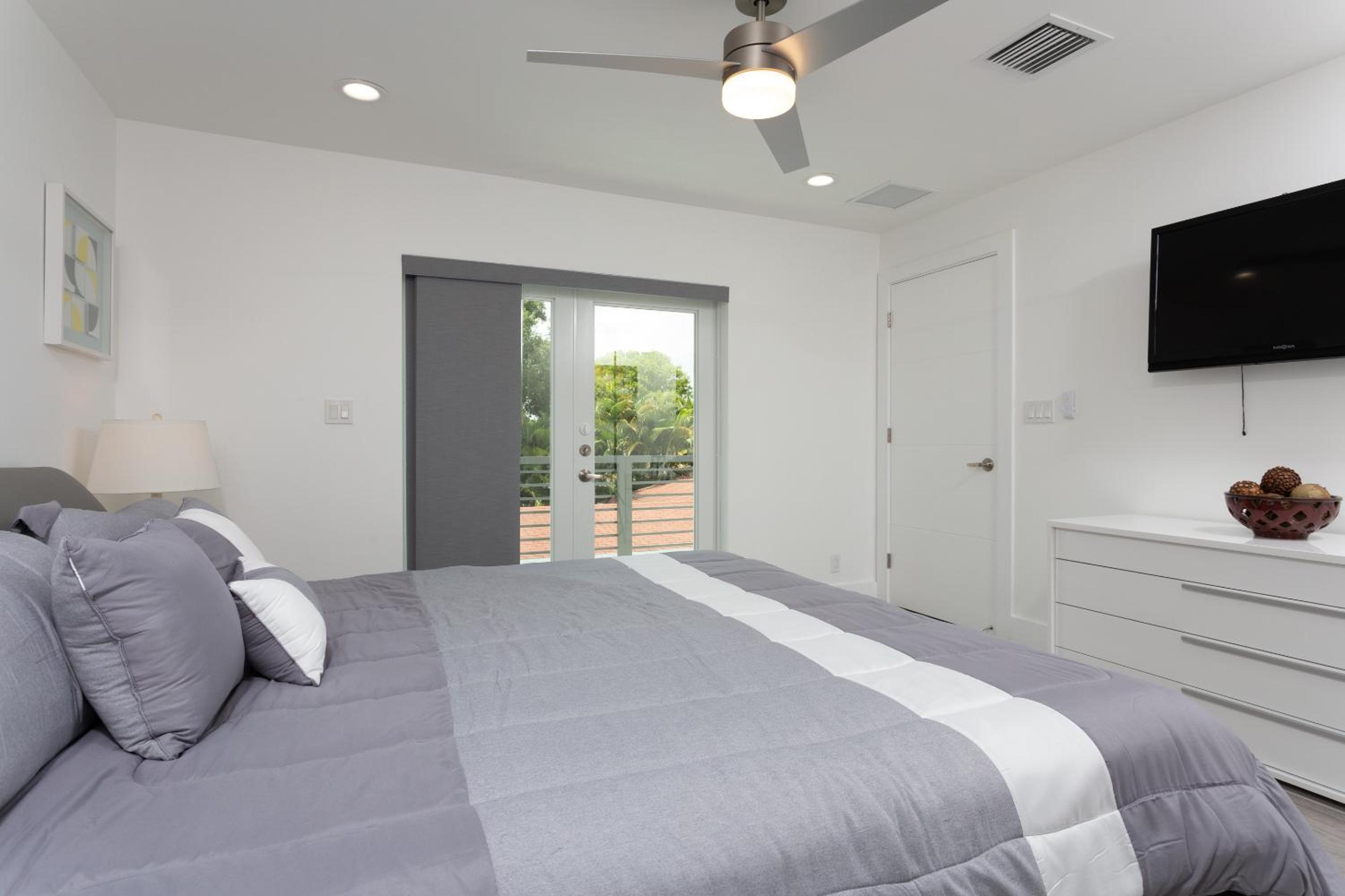 King Room with Pool View