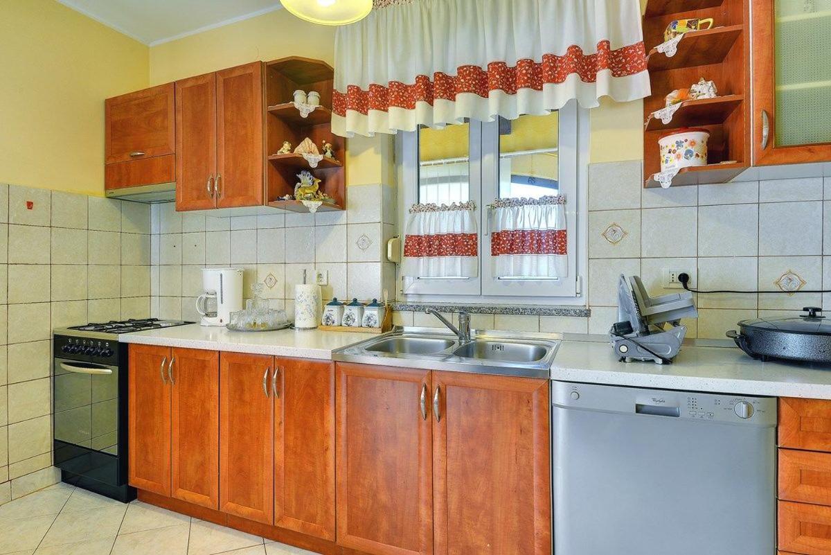 Three-Bedroom Villa photo 2