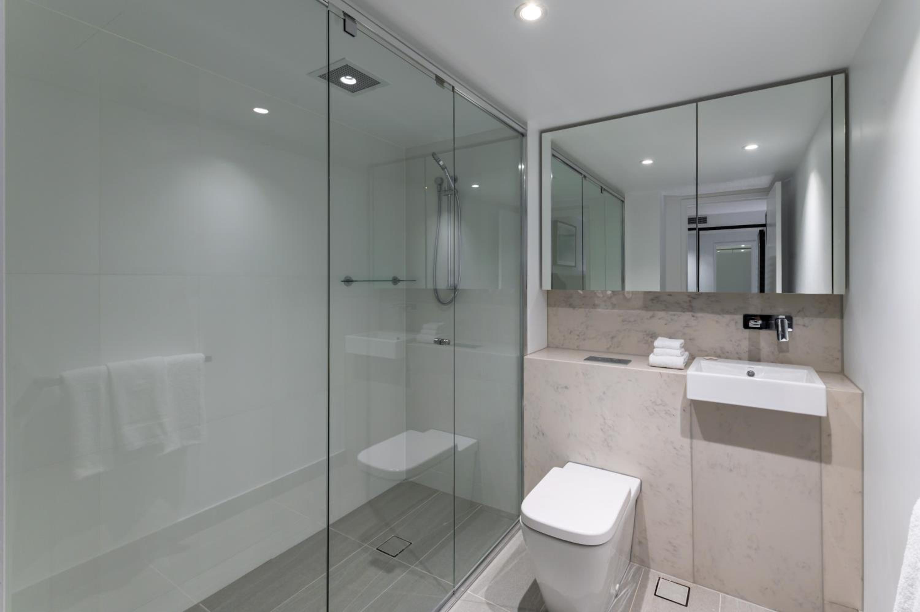 One-Bedroom Premium Apartment photo 1