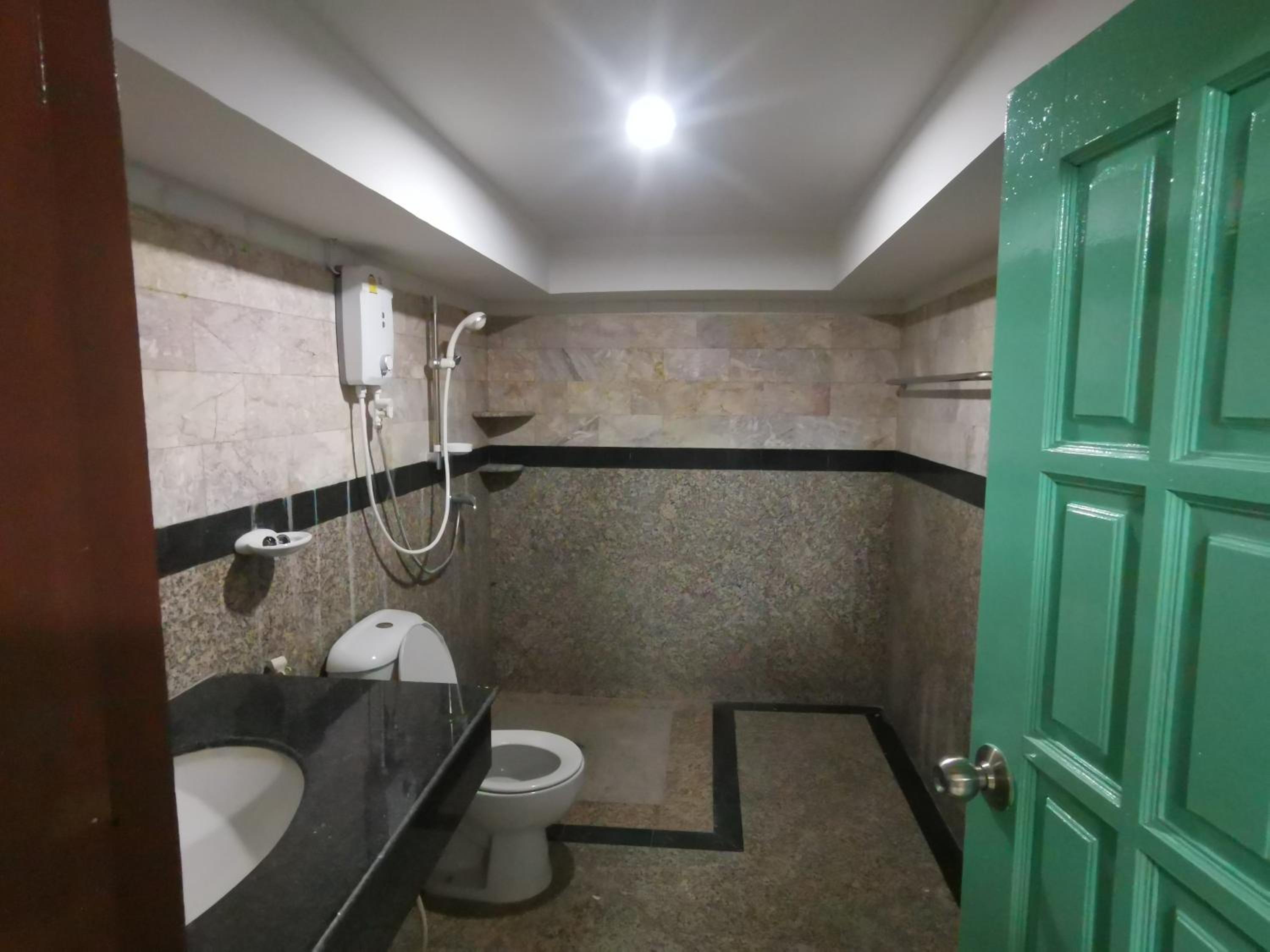 Apartment - Photo 6