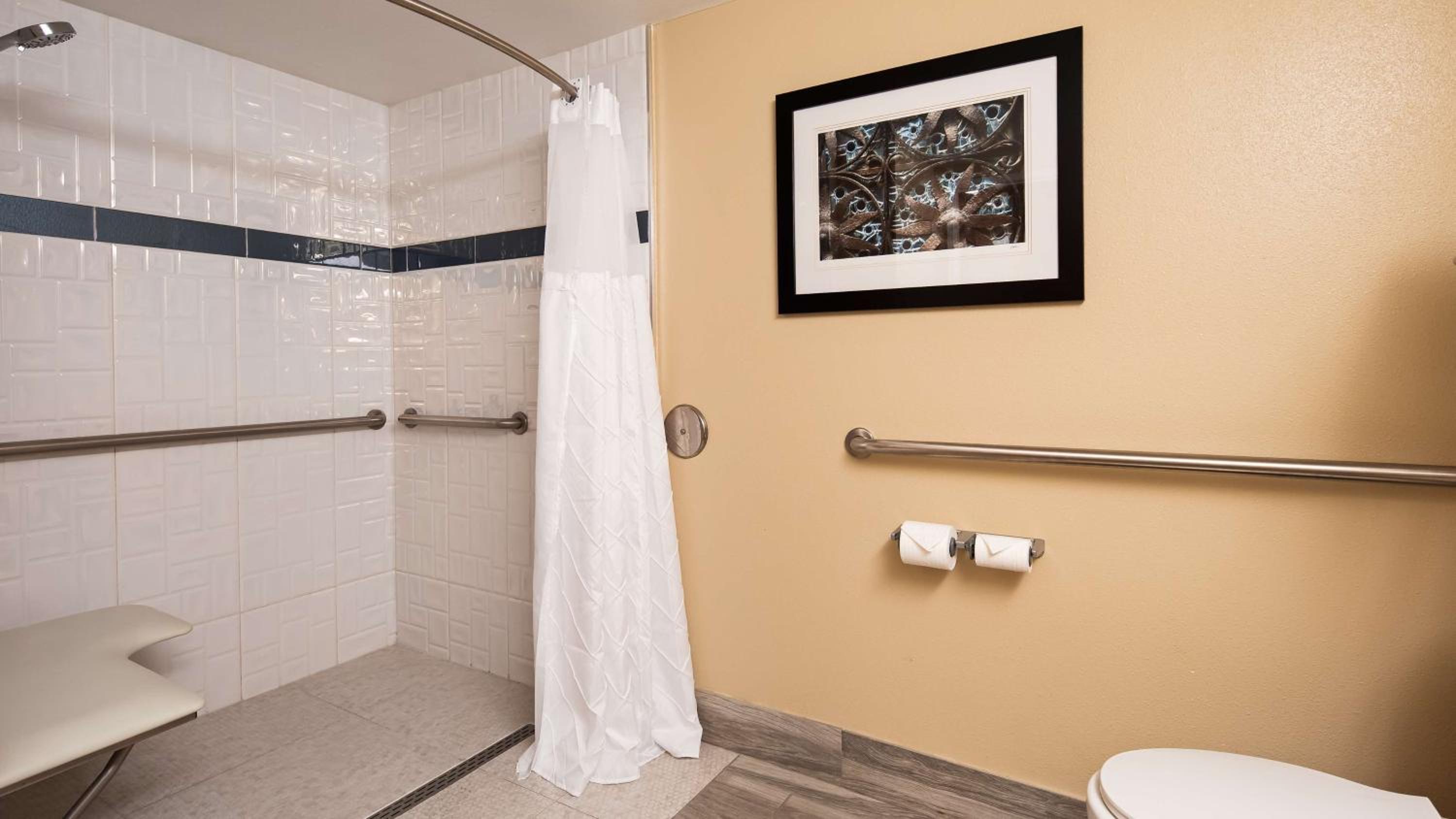 Queen Room with Two Queen Beds and Roll In Shower - Disability Access photo 3