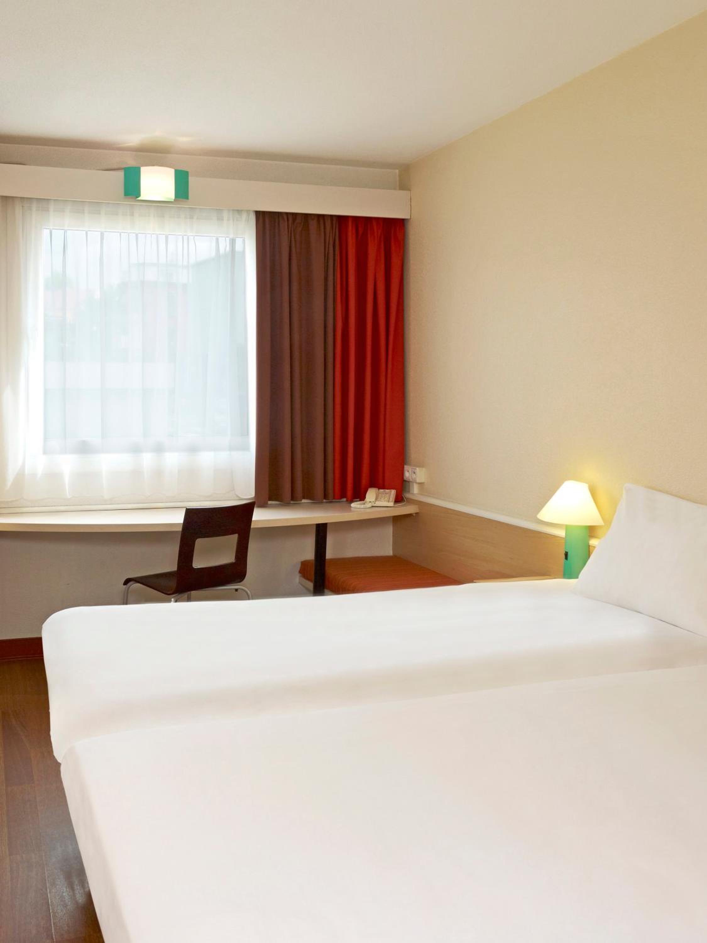 Twin Room - Photo 1