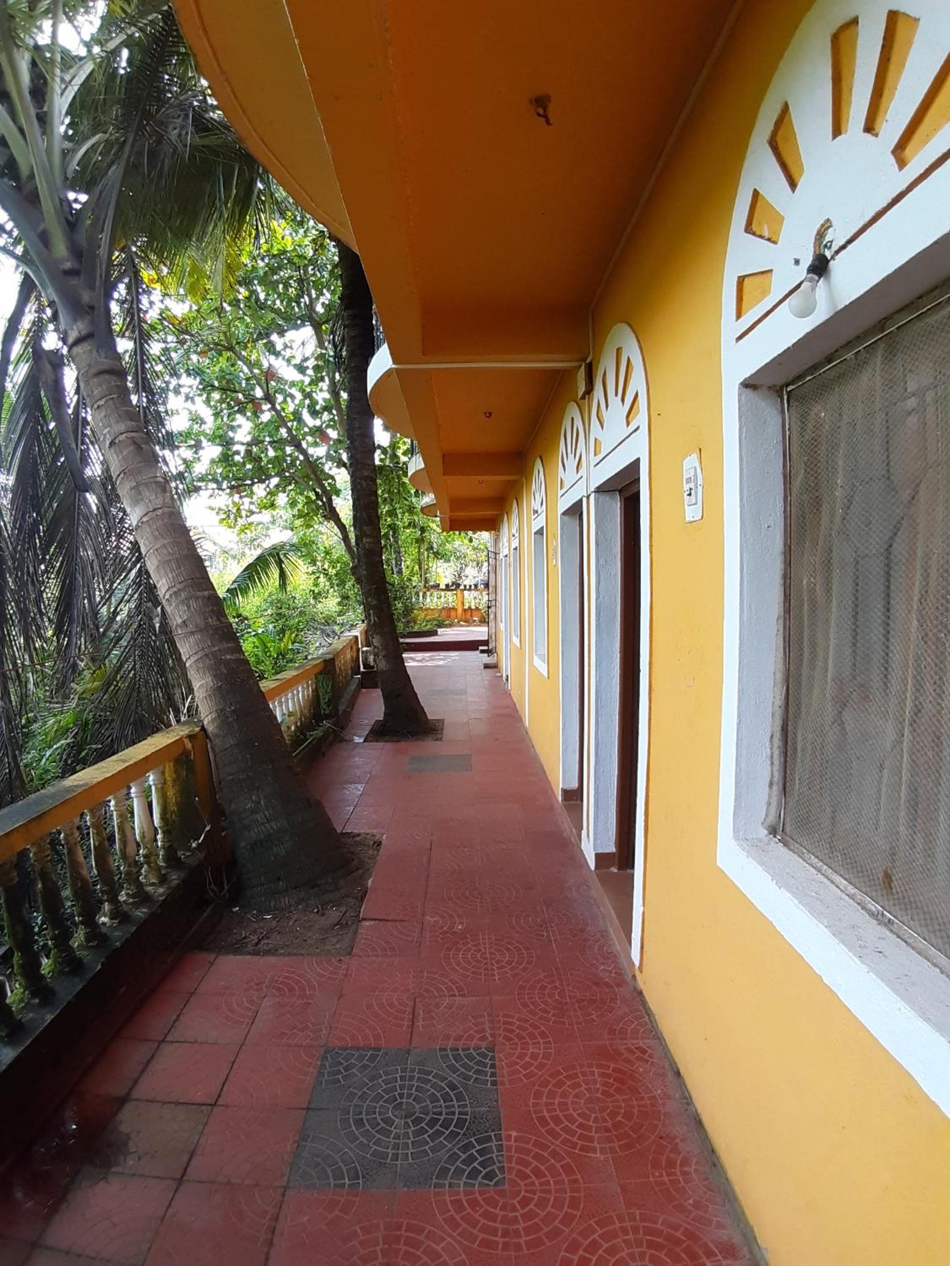 Standard Double or Twin Room photo 3