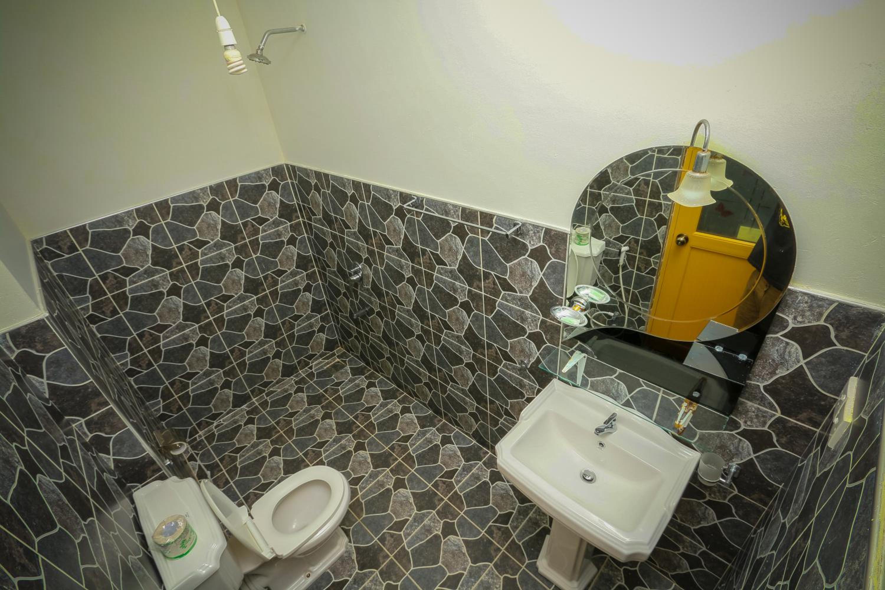 Family Room with Bathroom photo 2
