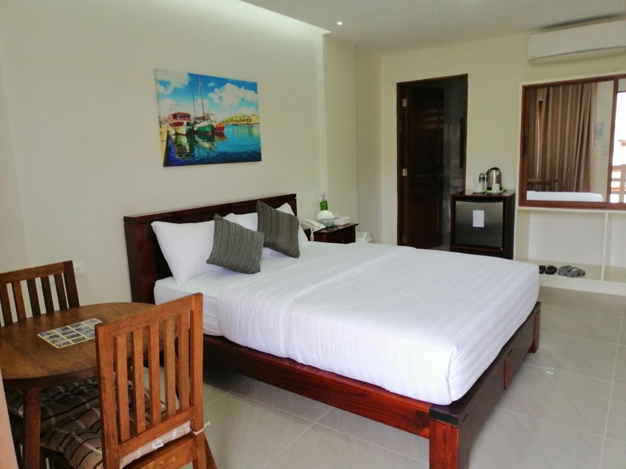Queen Suite photo 1