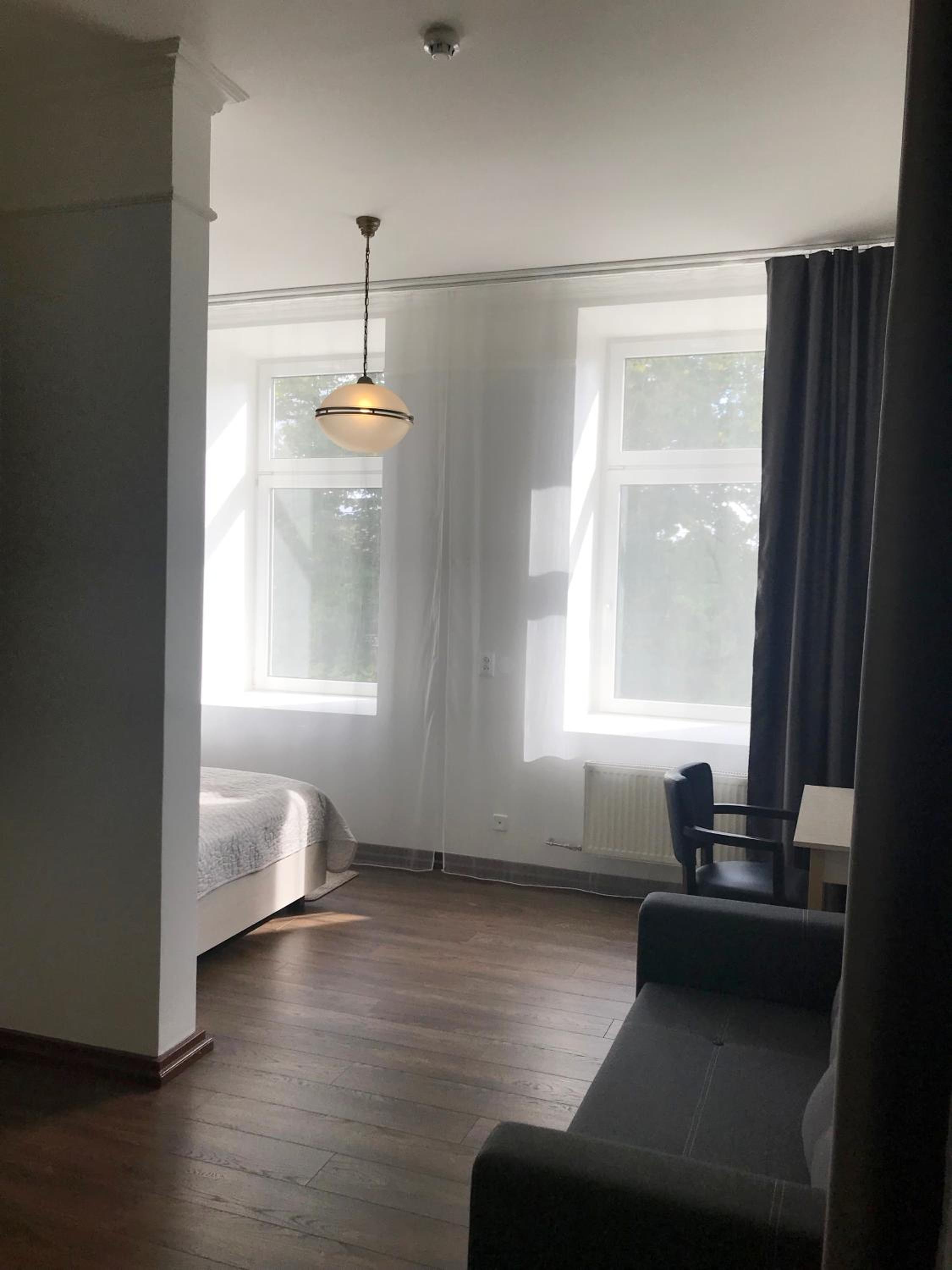 Large Double Room - Photo 7