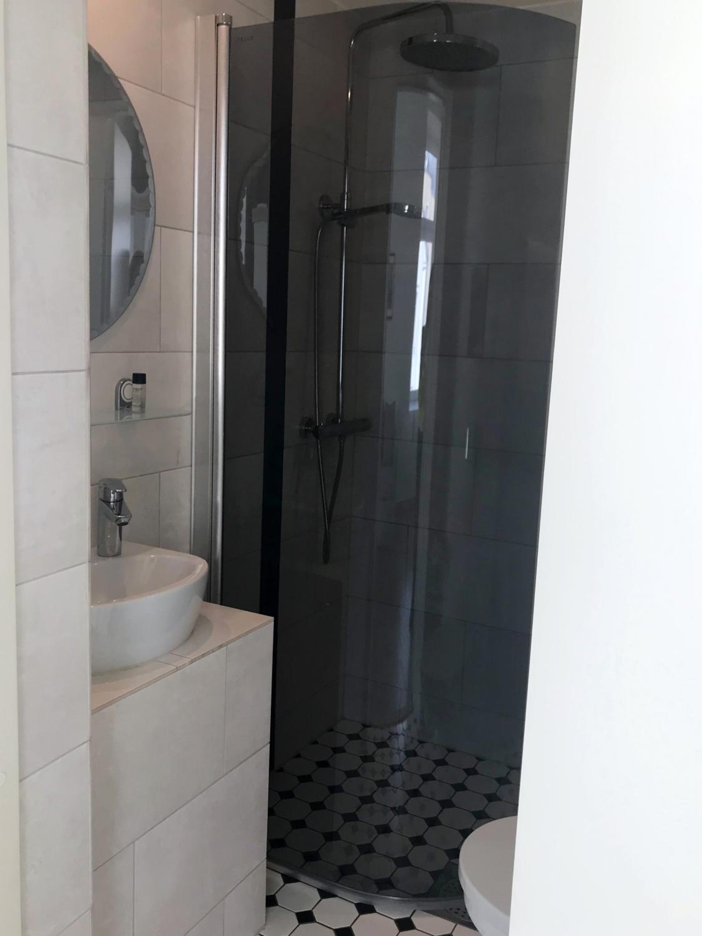 Twin Room - Photo 10