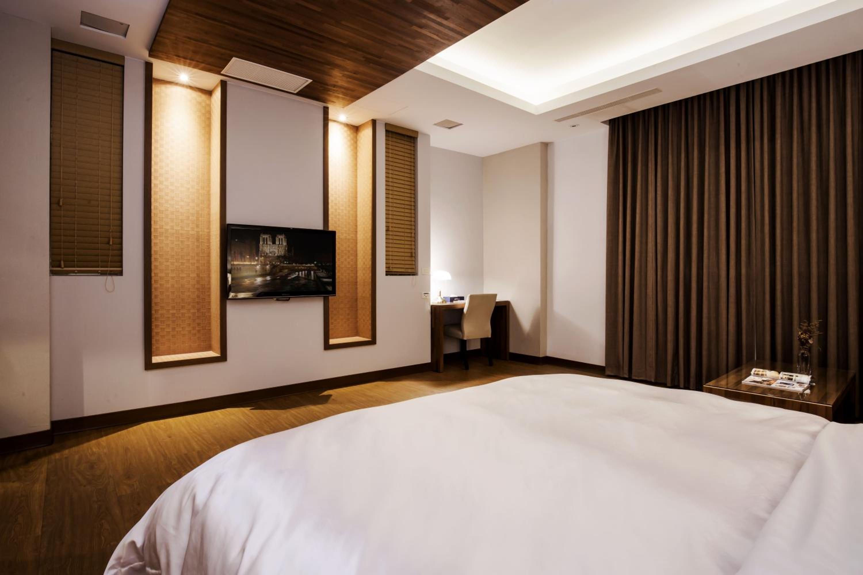 Business Double Room - Photo 16