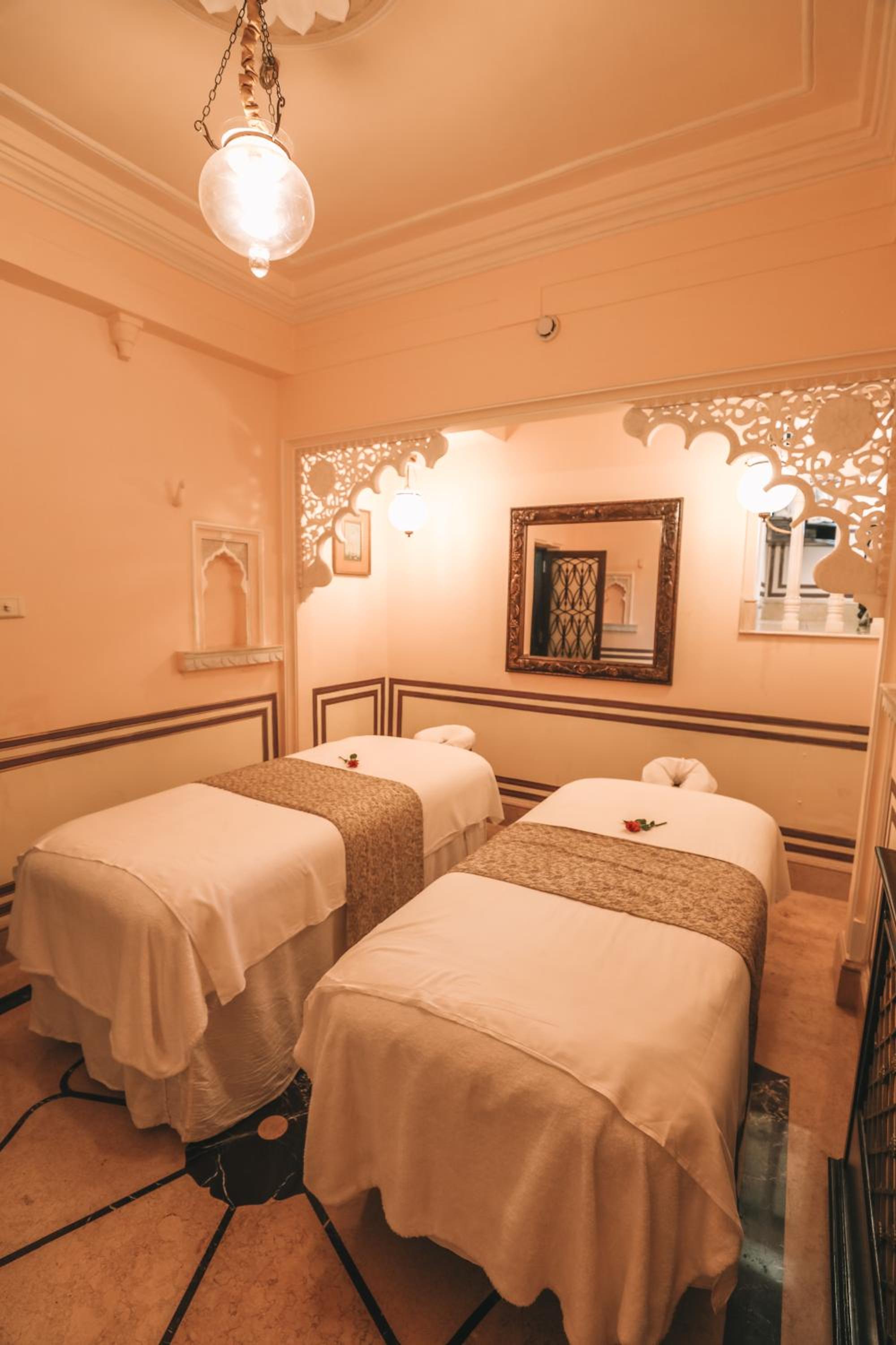 Historical Suite with Lake View - Photo 5